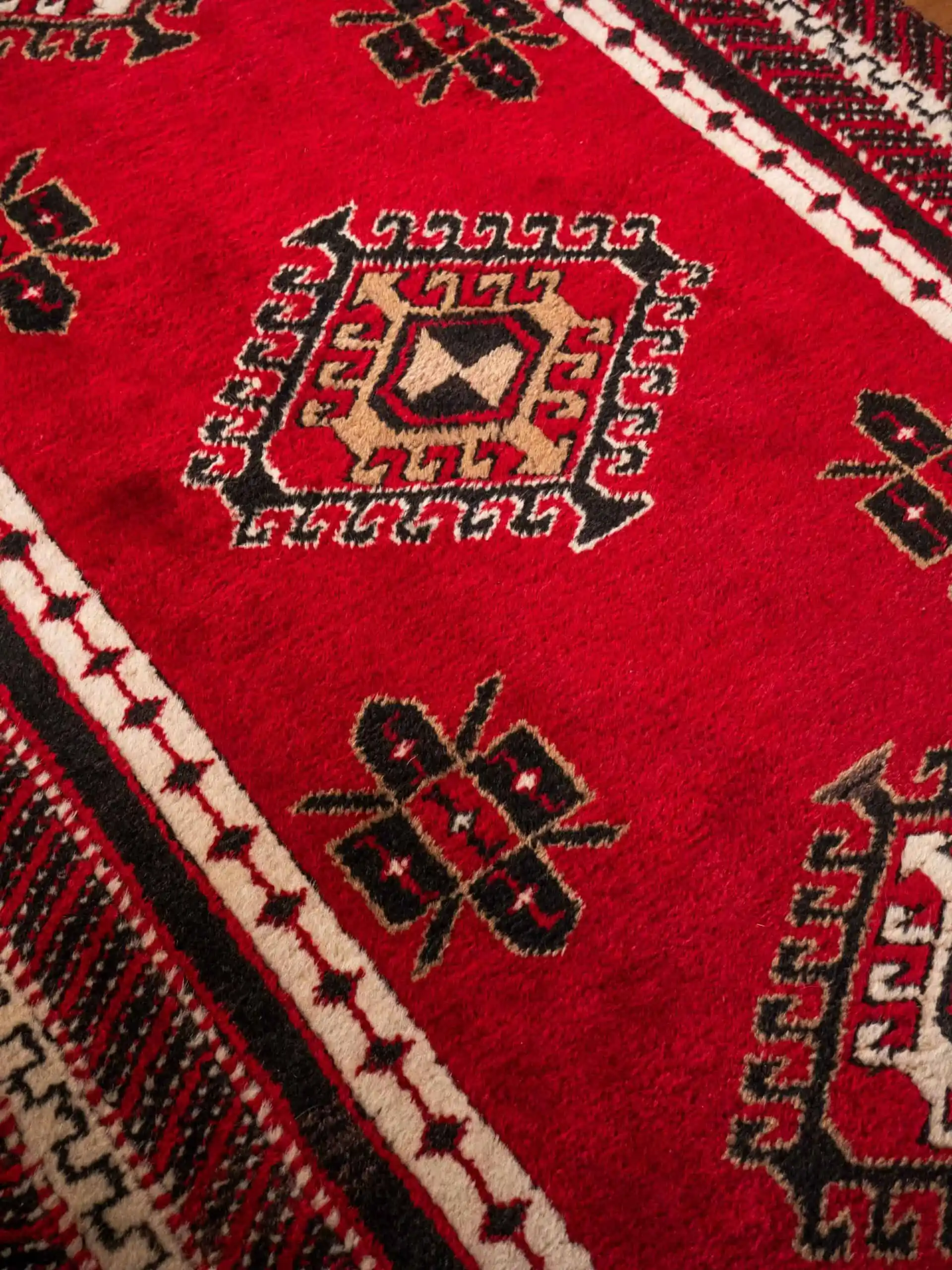 Perský nomádský koberec z vlny 199 X 97 cm