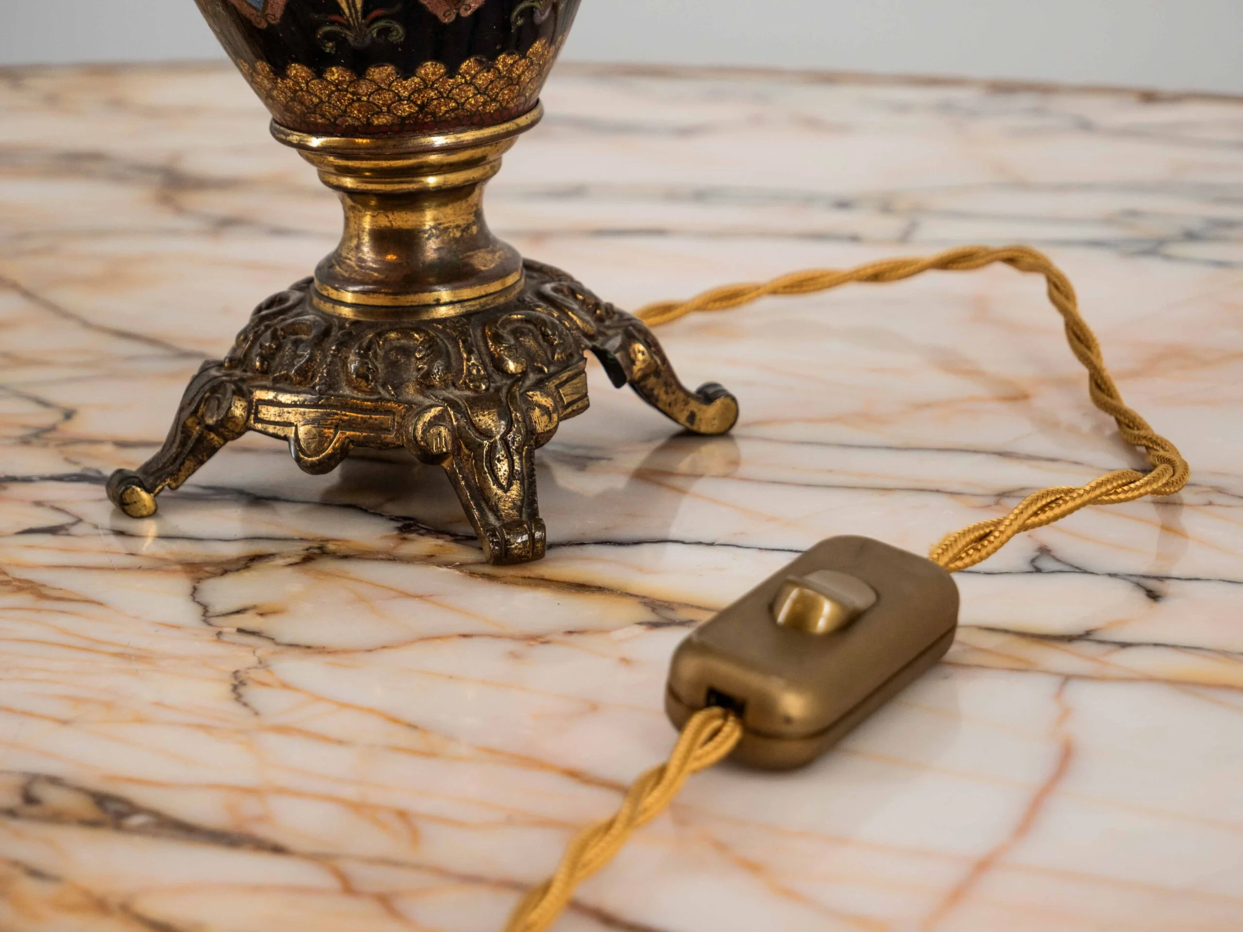 Čínská stolní lampa Cloisonne starožitná