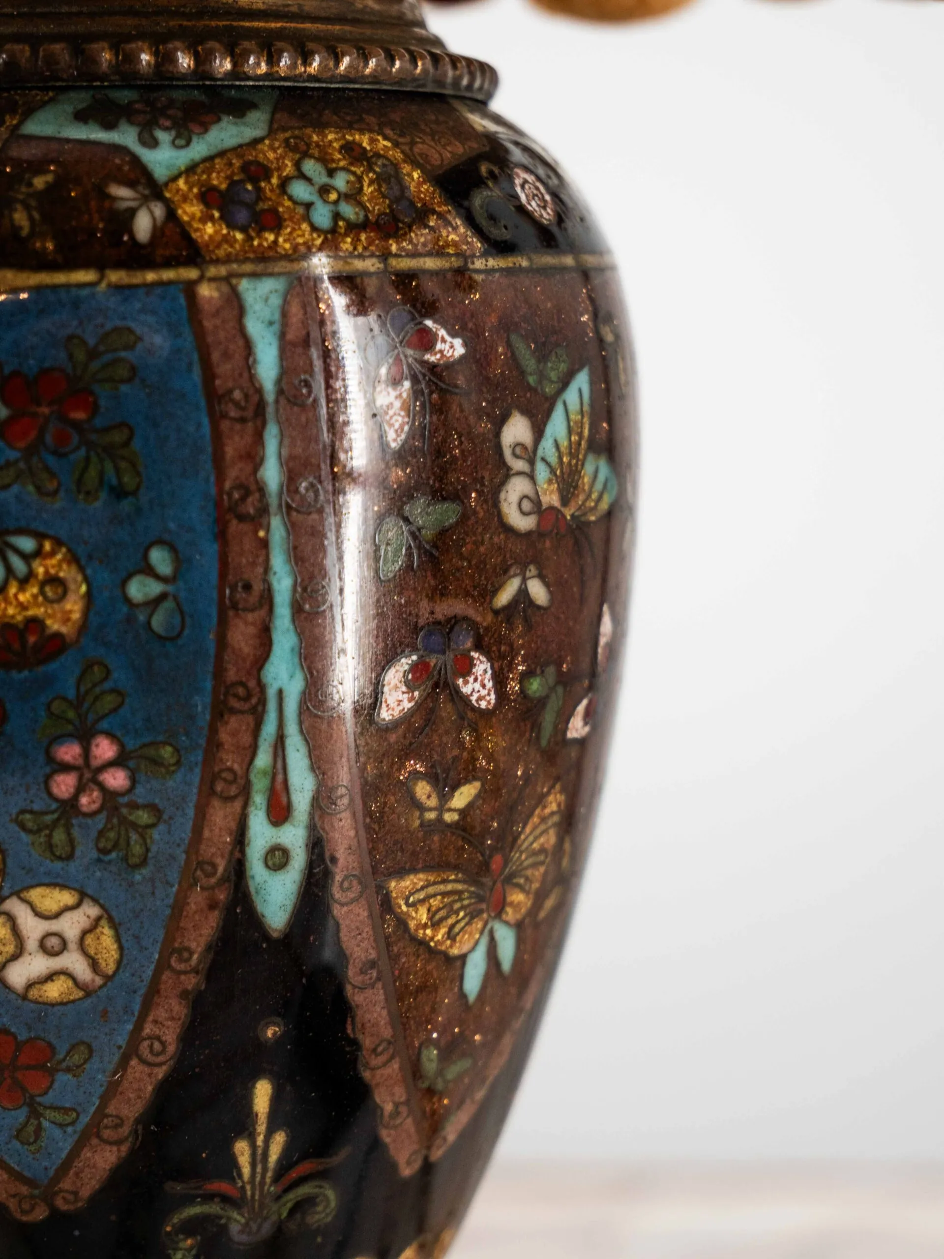 Čínská stolní lampa Cloisonne starožitná
