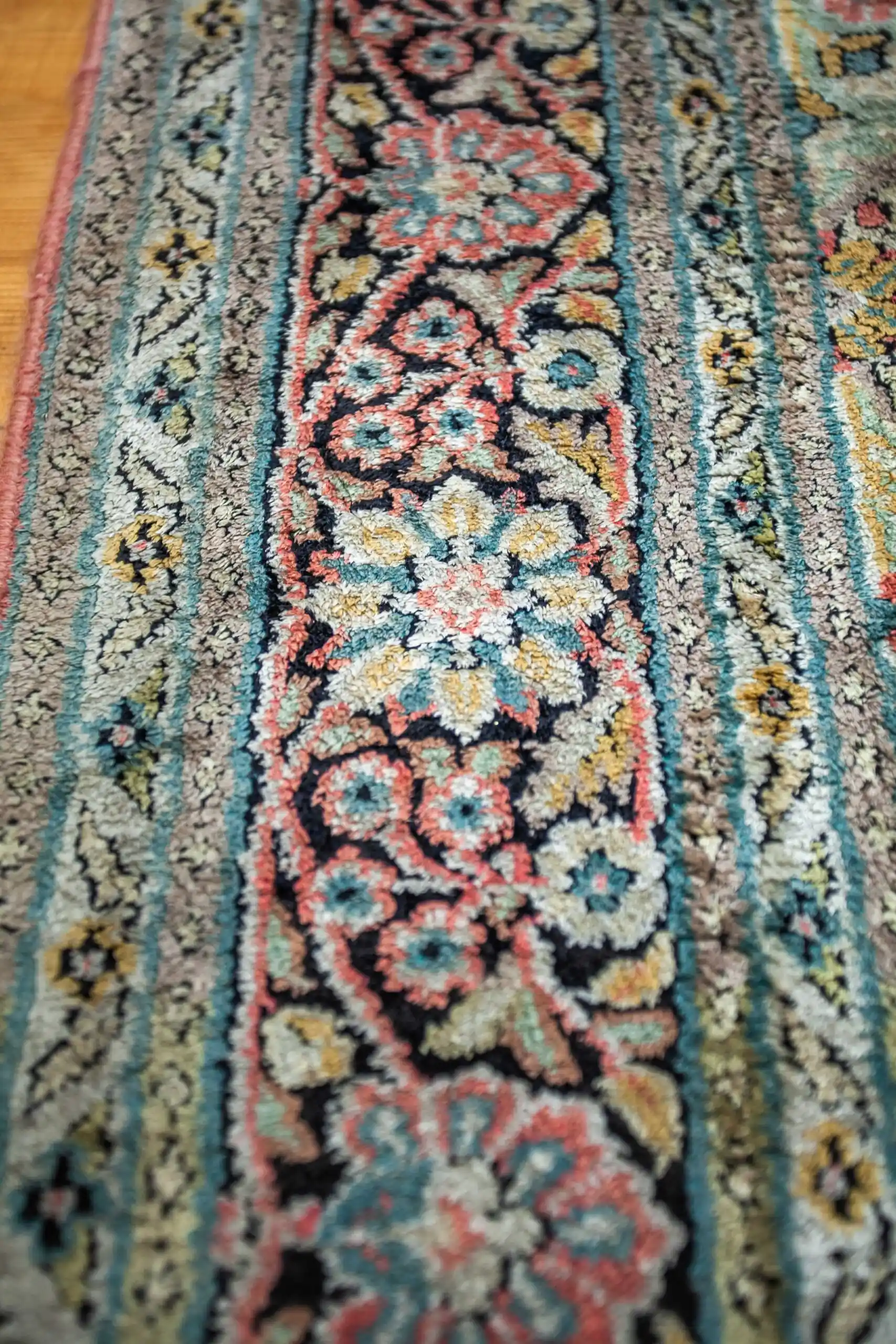 Hedvábný koberec z kašmíru strom života 197 X 118 cm