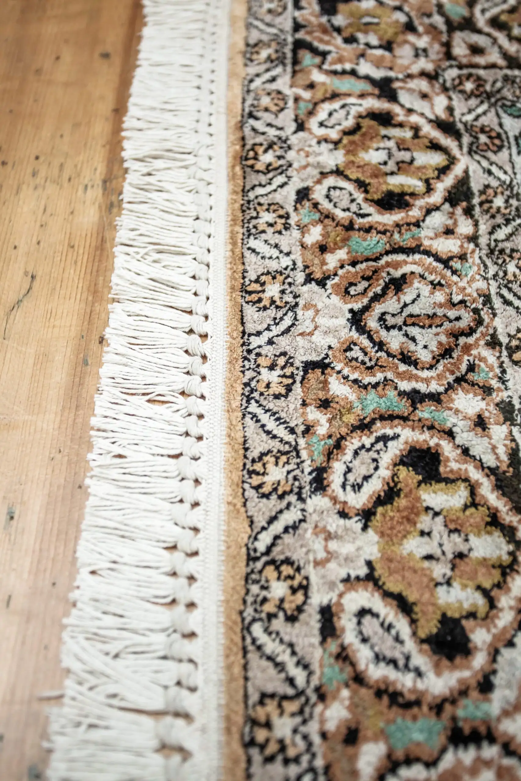 Hedvábný koberec z Kašmíru 188 X 125 cm