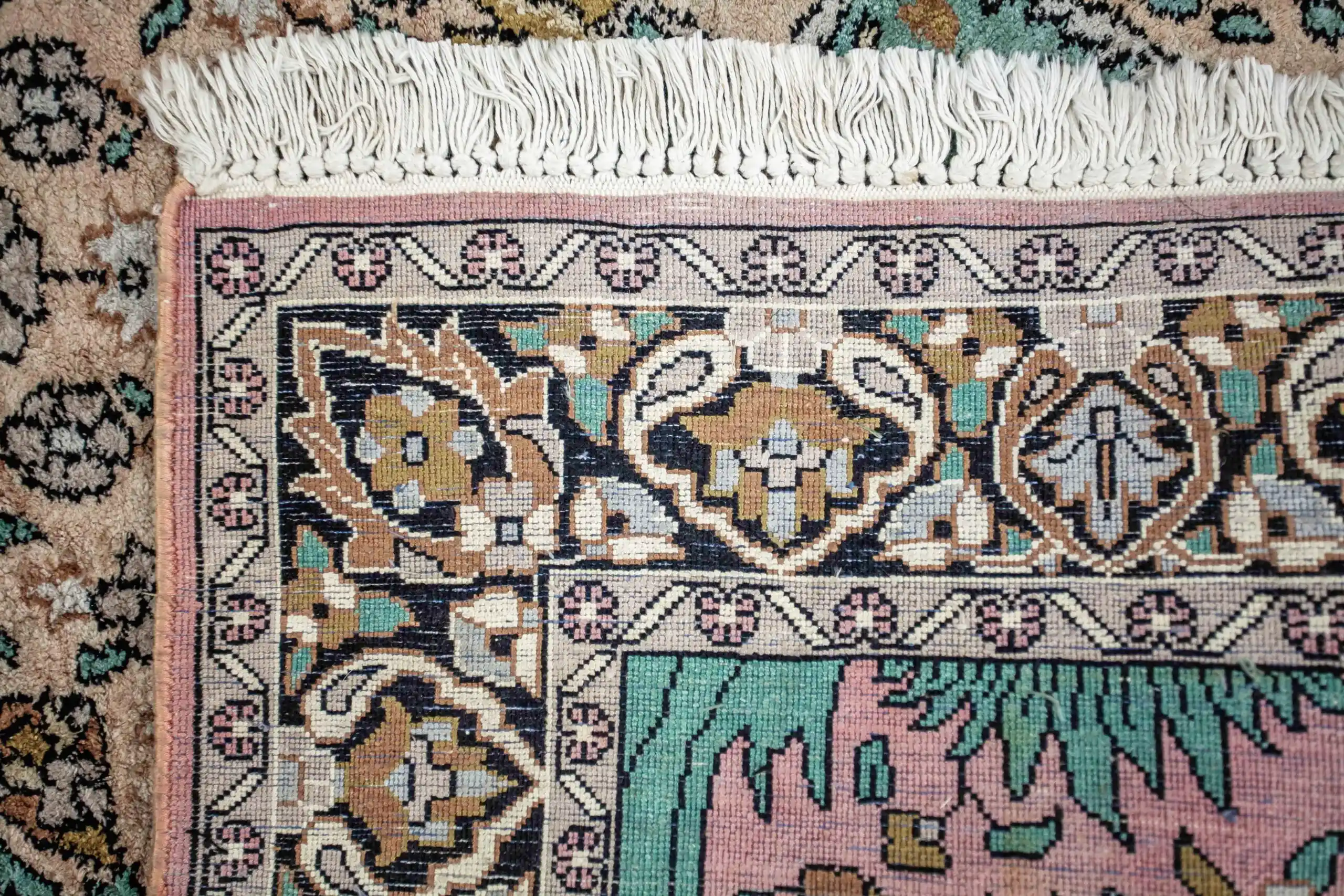 Hedvábný koberec z Kašmíru 188 X 125 cm