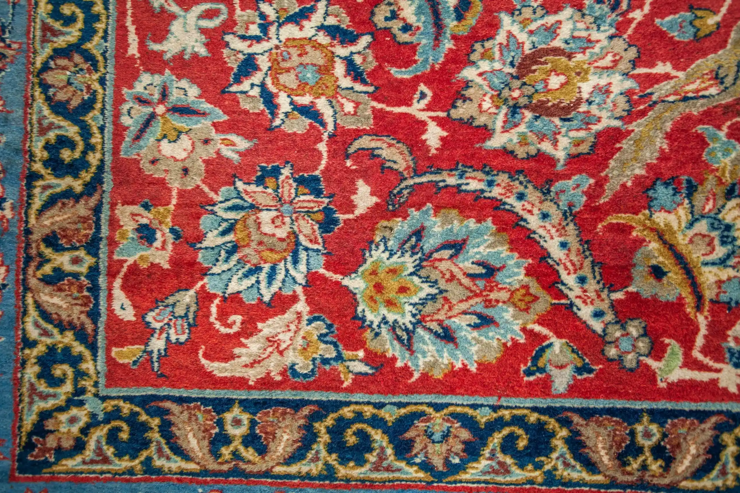 Perský koberec Isfahan signovaný 260 X 153 cm