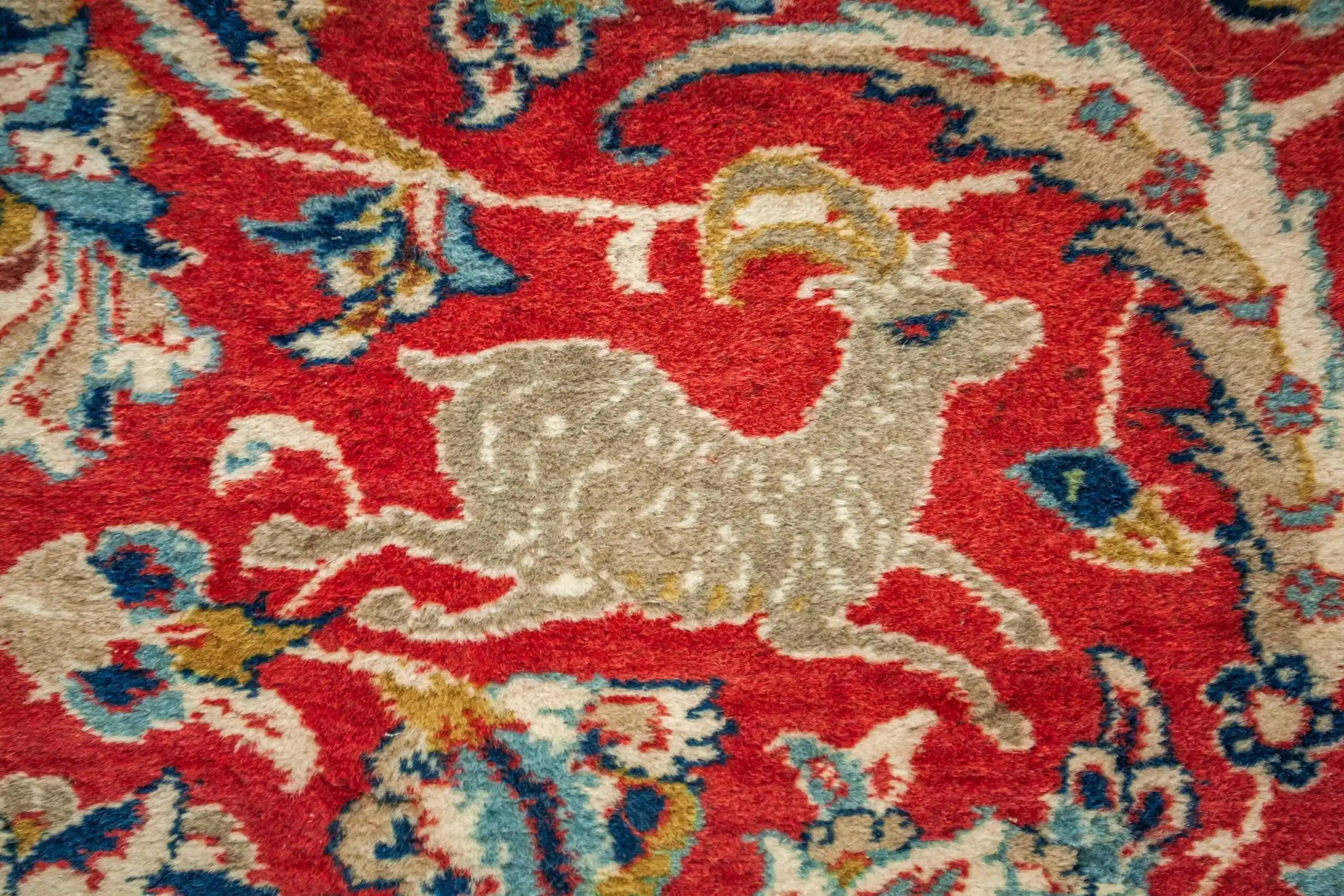 Perský koberec Isfahan signovaný 260 X 153 cm
