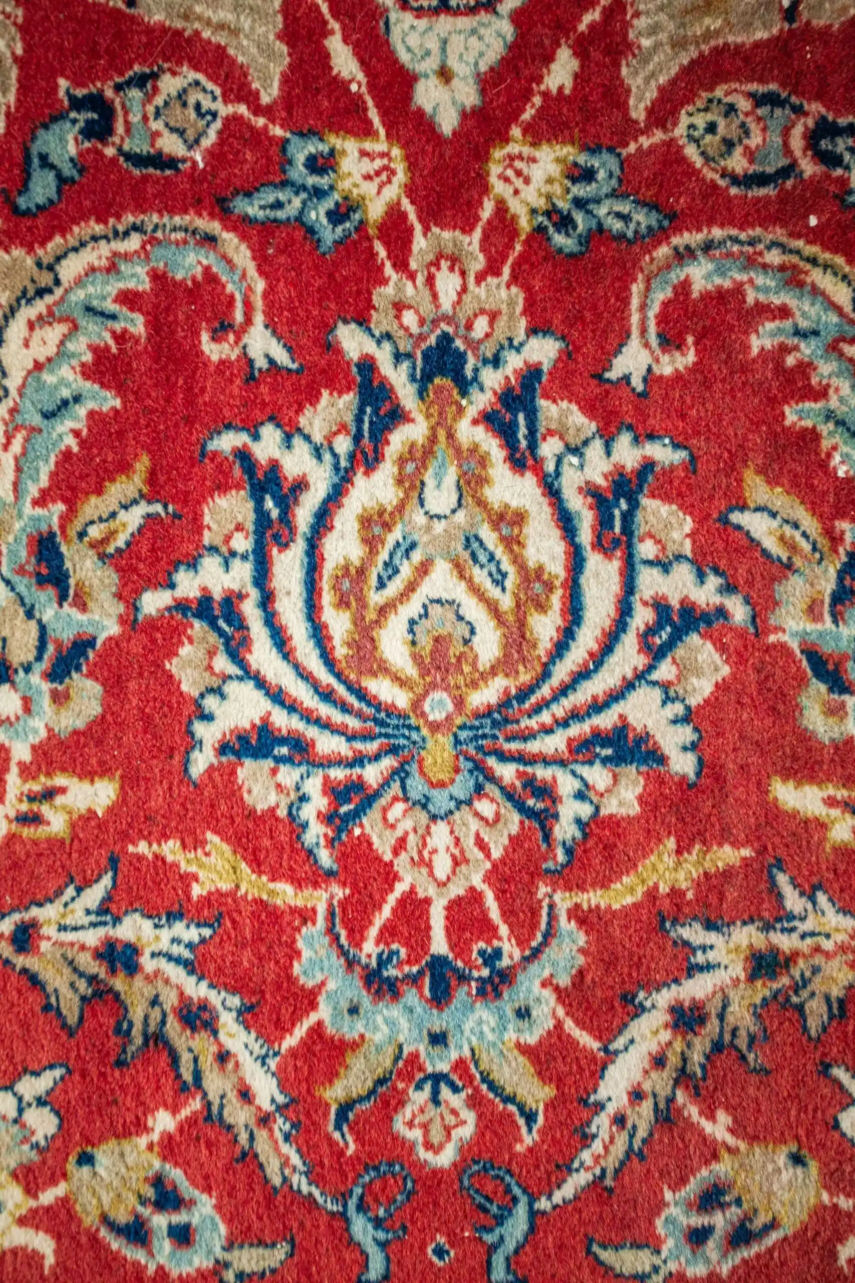 Perský koberec Isfahan signovaný 260 X 153 cm