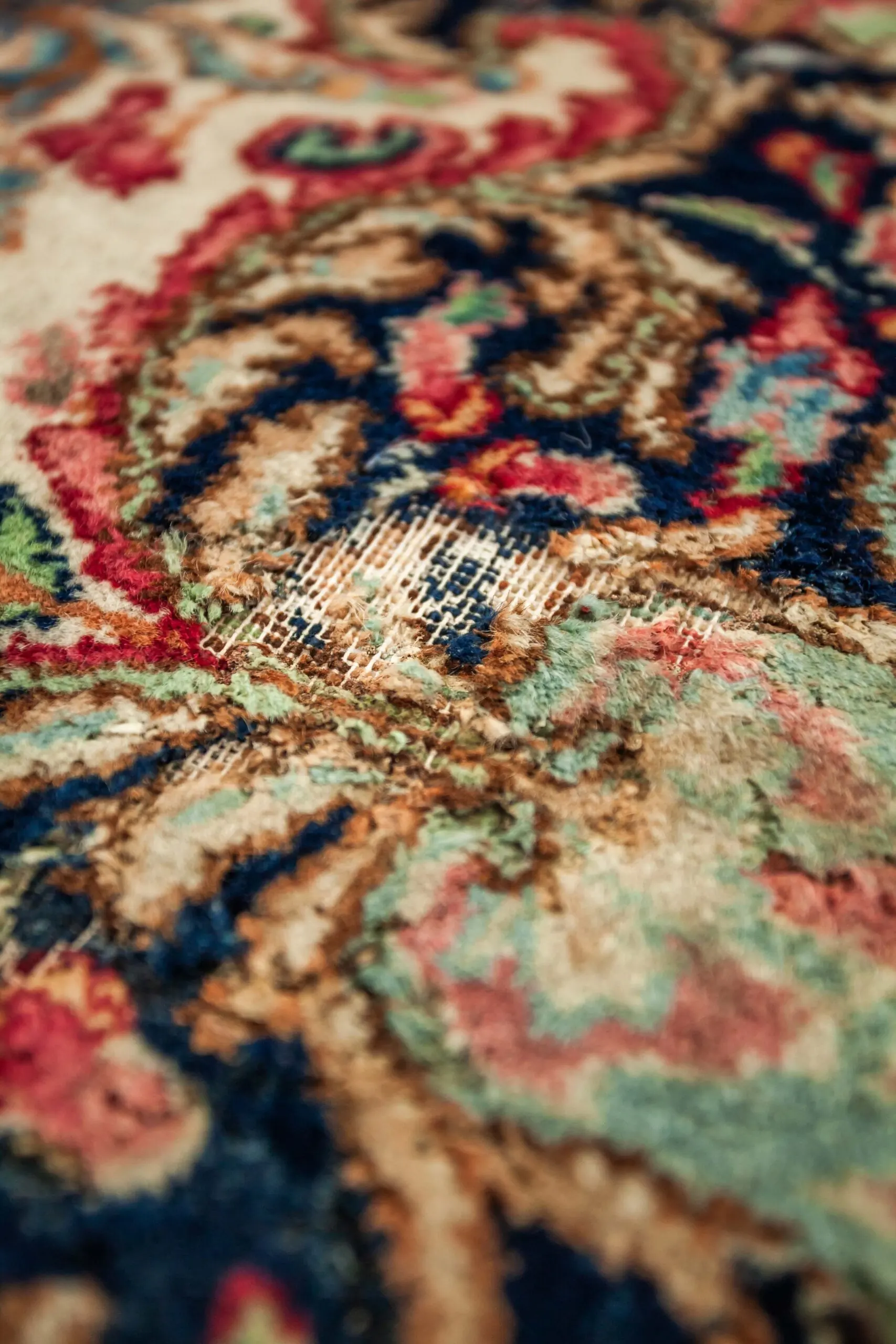 Perský ručně vázaný koberec Kerman 444 x 305 cm Signovaný