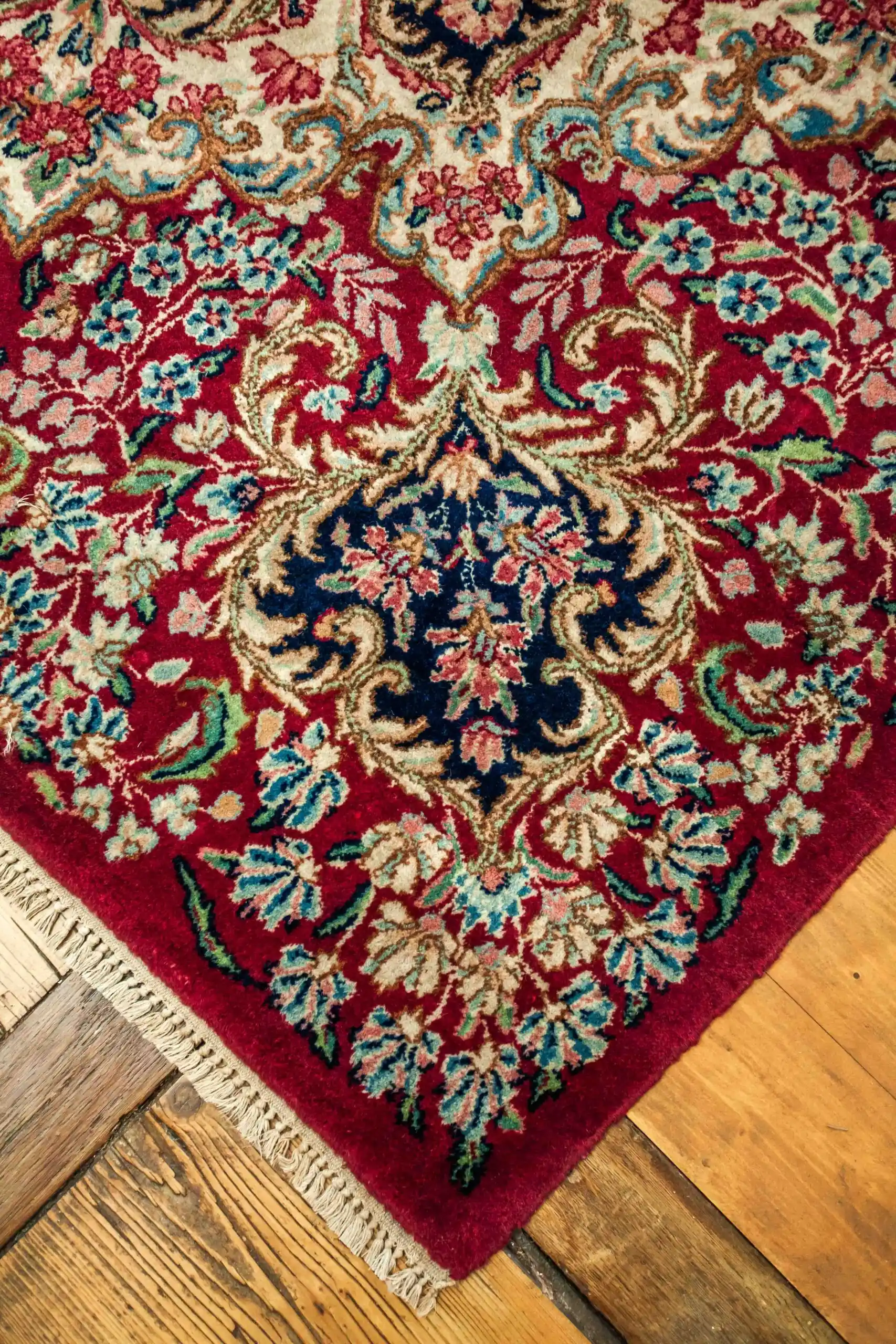 Perský ručně vázaný koberec Kerman 444 x 305 cm Signovaný