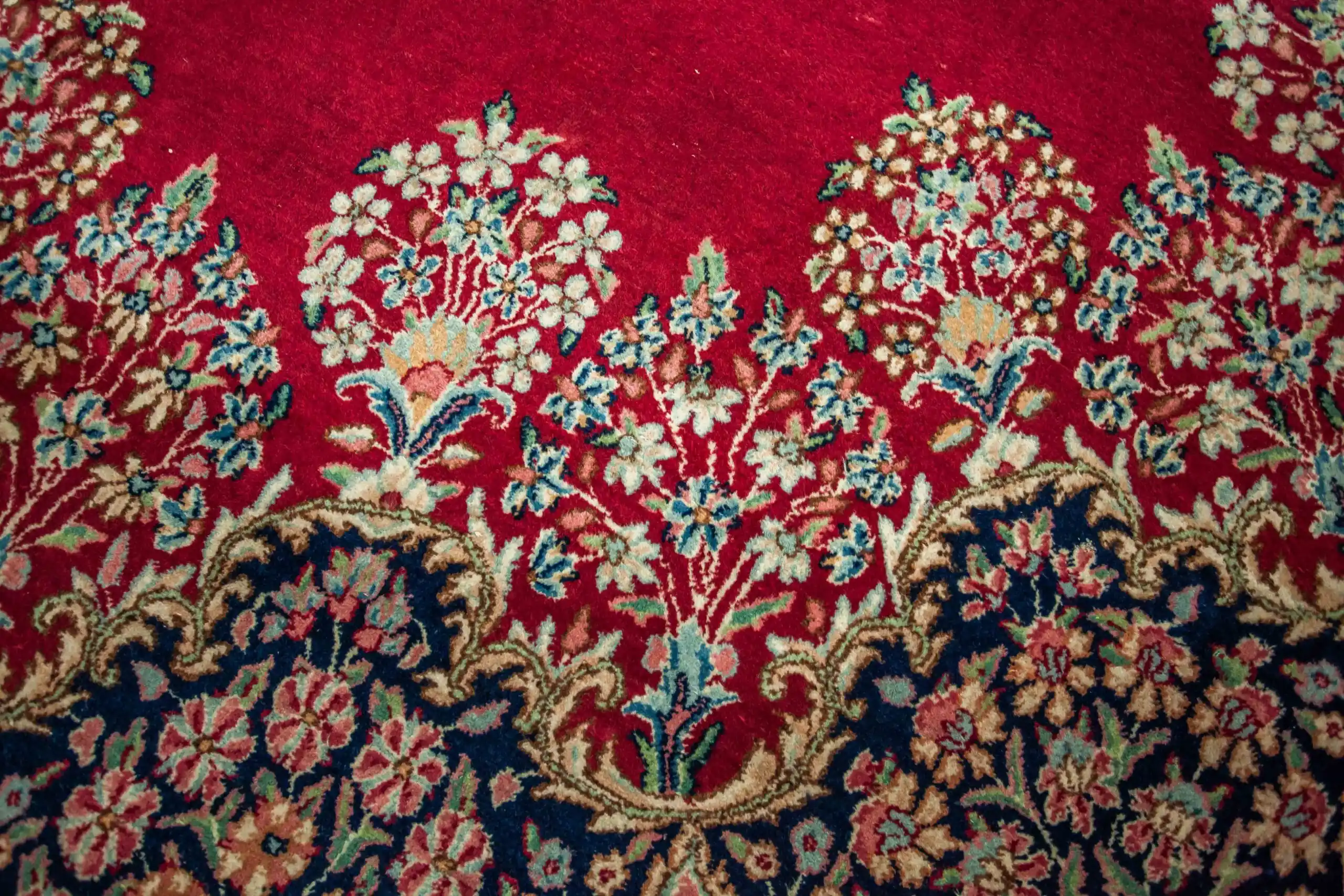 Perský ručně vázaný koberec Kerman 444 x 305 cm Signovaný