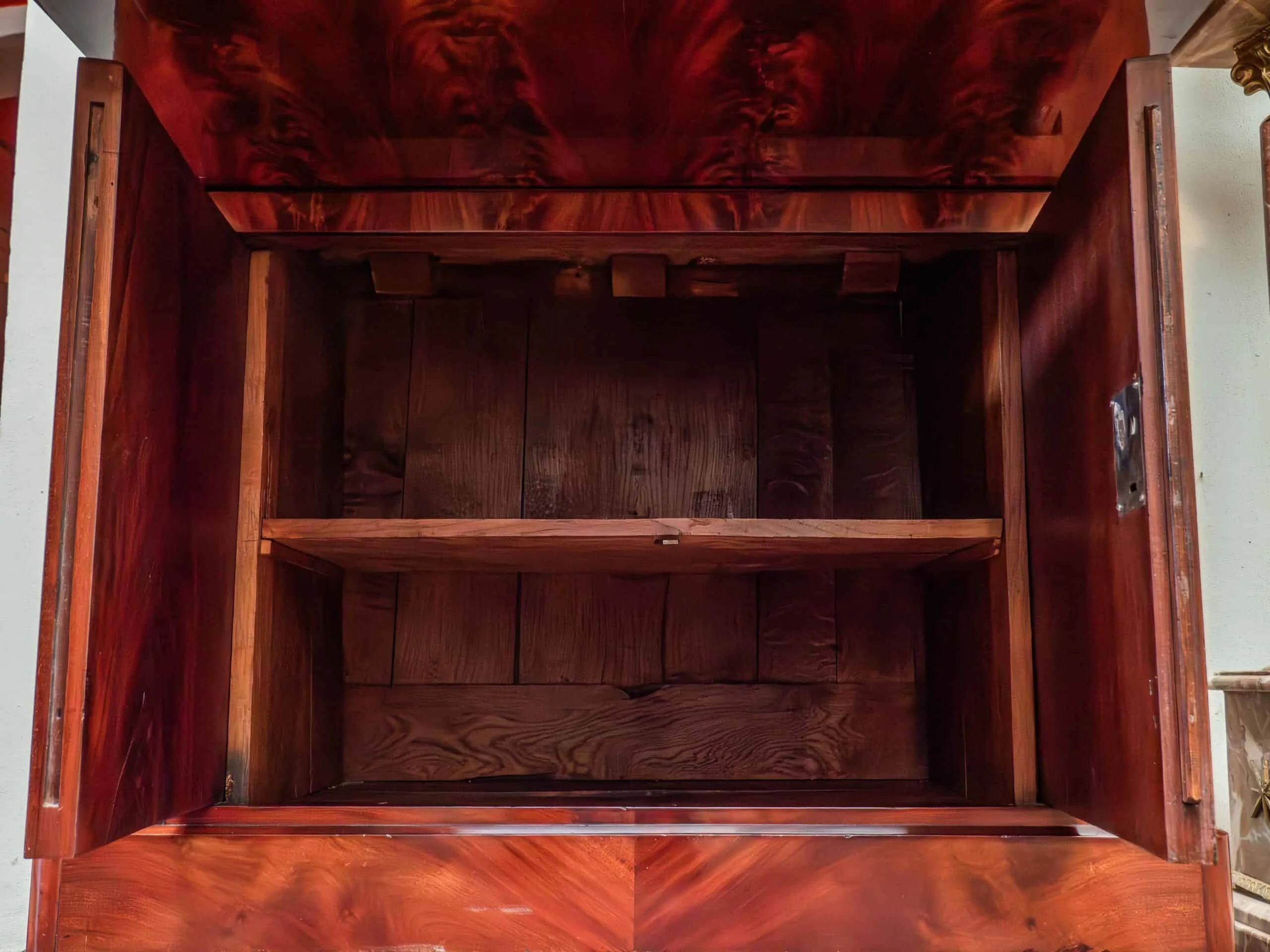 Biedermeier sekretář s tajnými zásuvkami