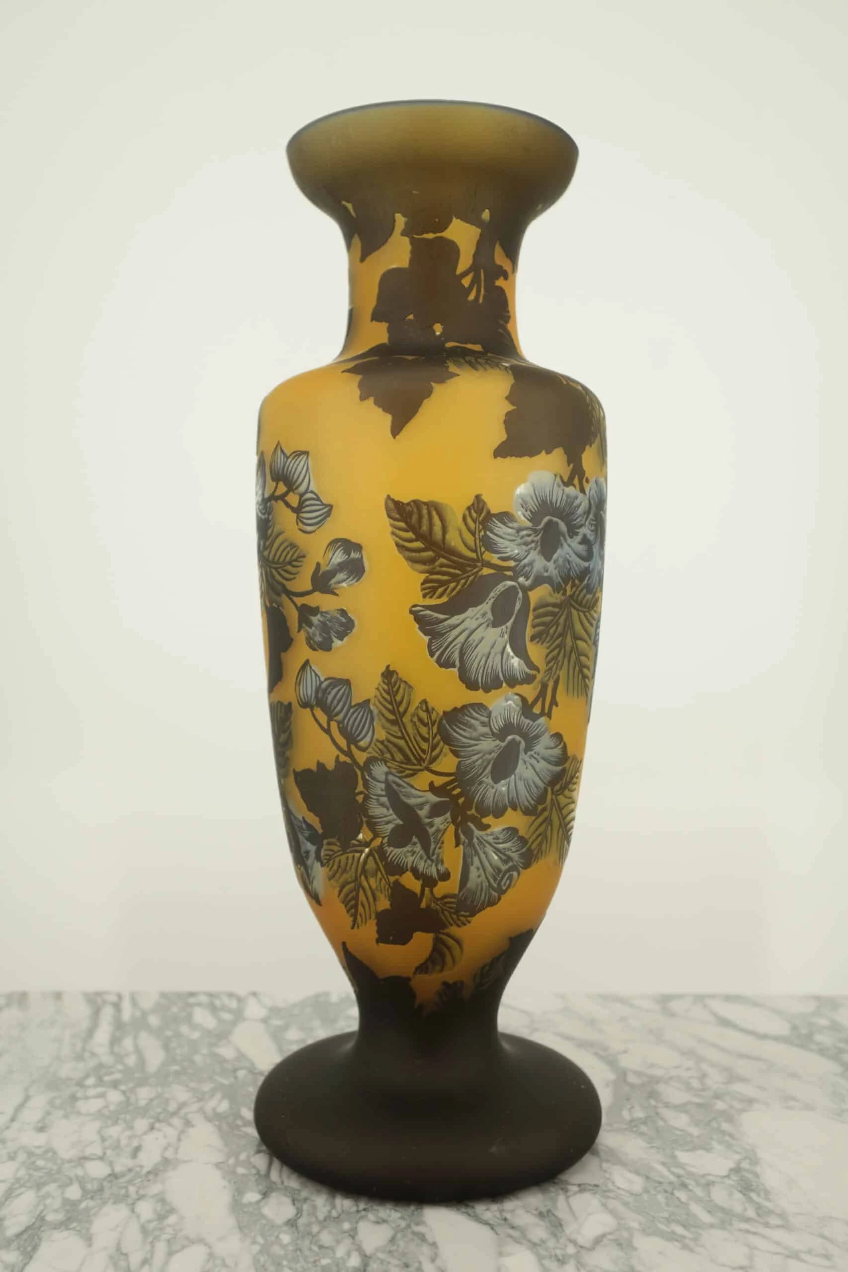 Velká váza typu Gallé v 56 cm
