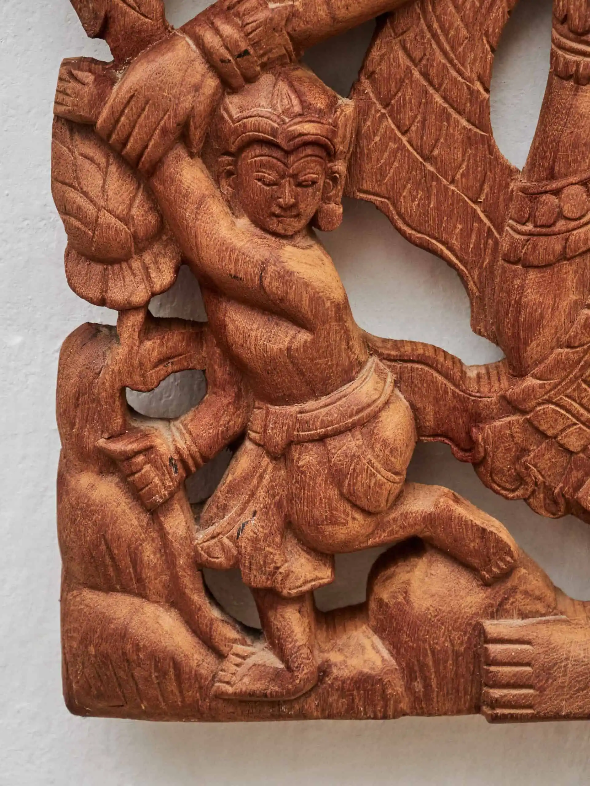 Vyřezávaný dřevěný panel z Bali