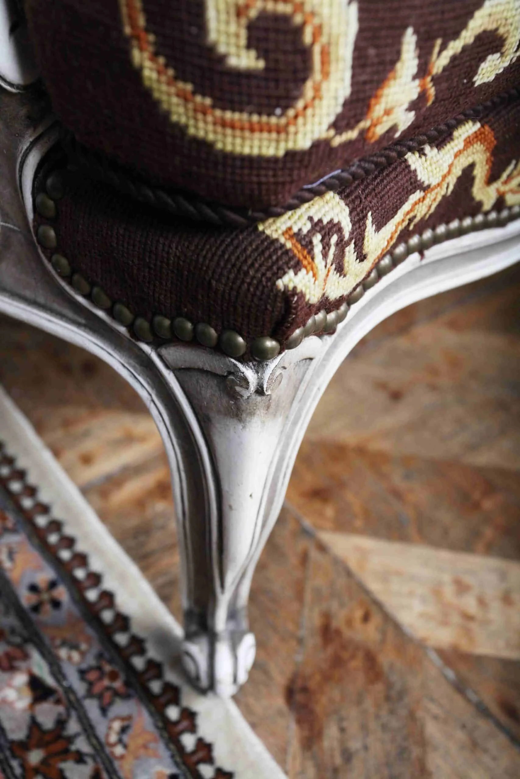 Párová křesla s vysokým opěradlem Ludvík XV + tabu