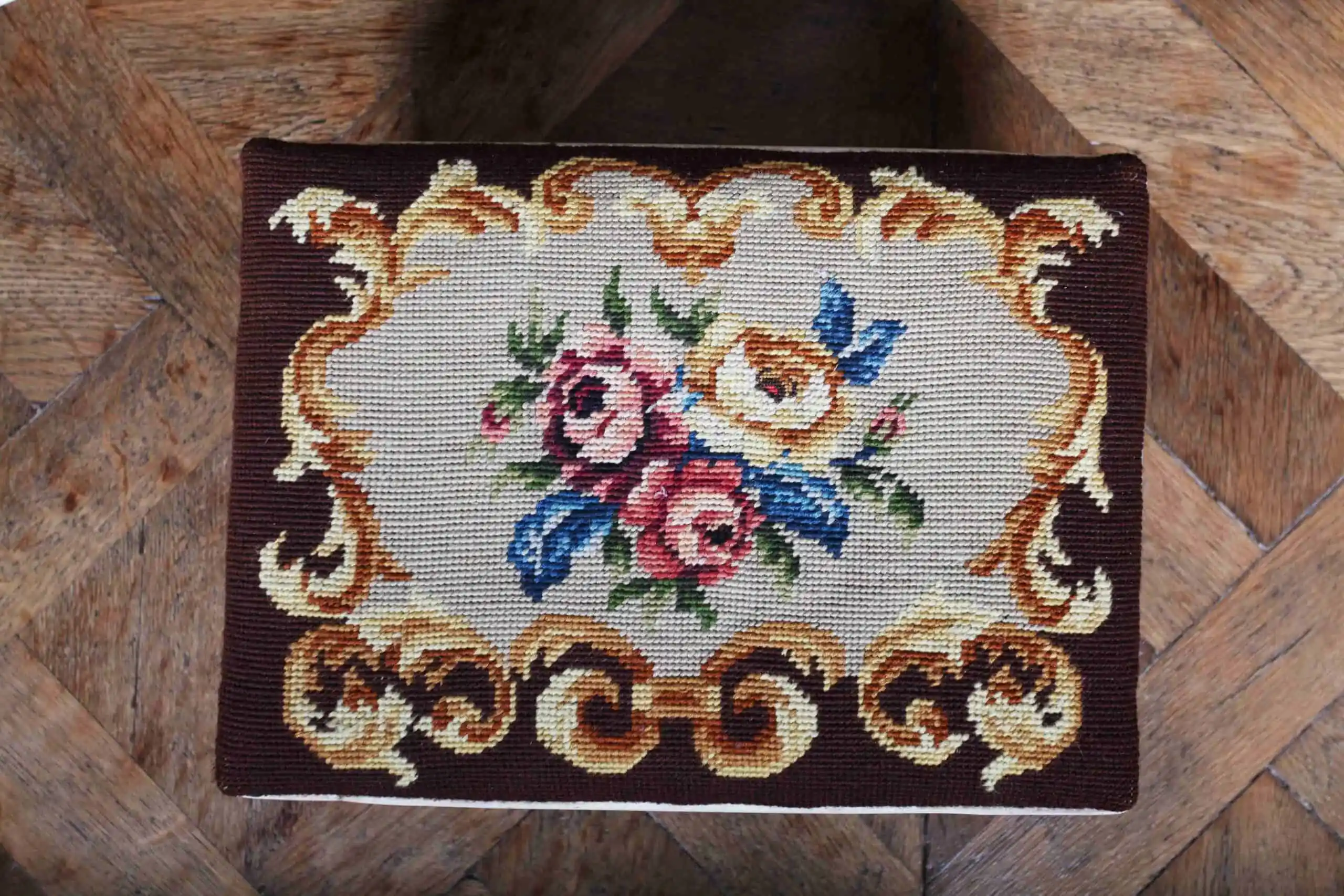 Párová křesla s vysokým opěradlem Ludvík XV + tabu