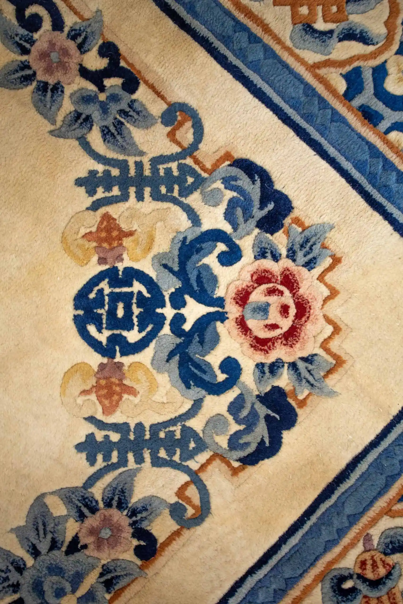 Sběratelský čínský koberec z období Art Deco