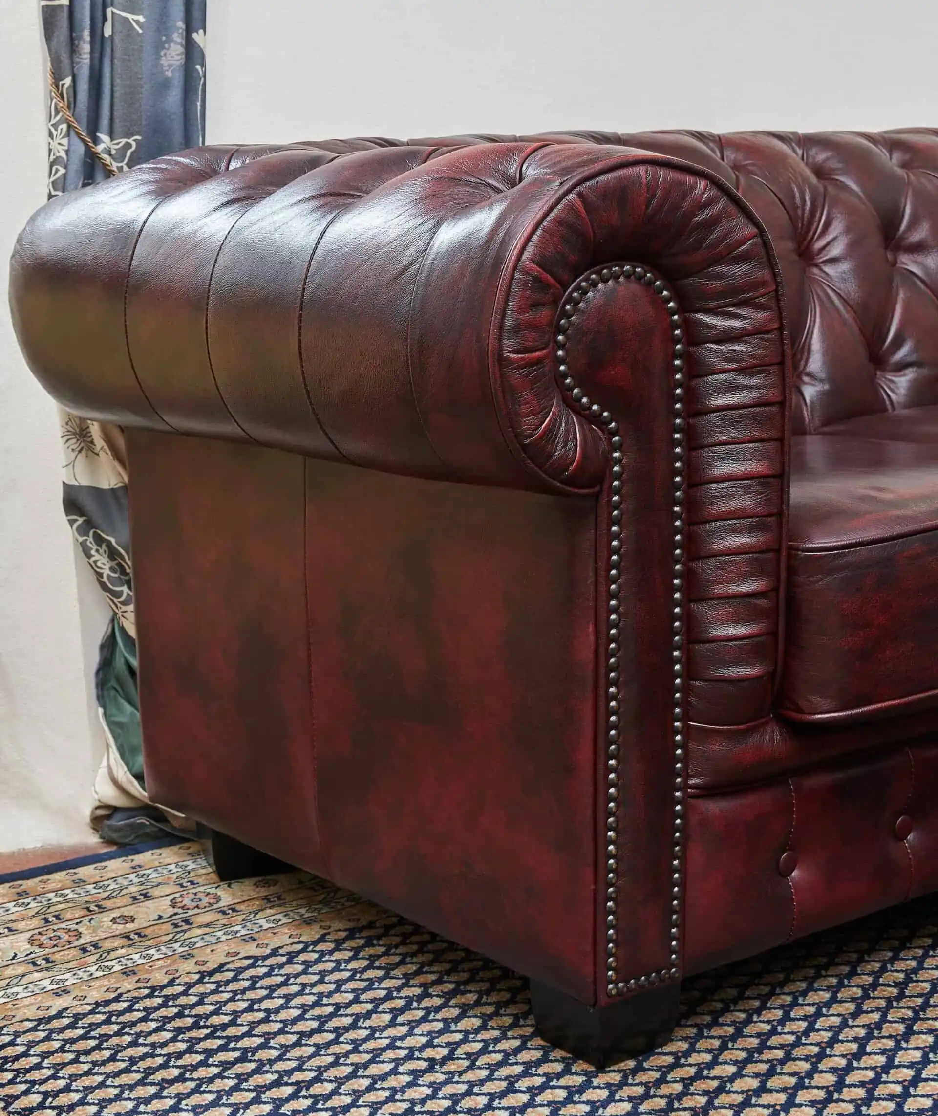 Pohovka Chesterfield top kůže