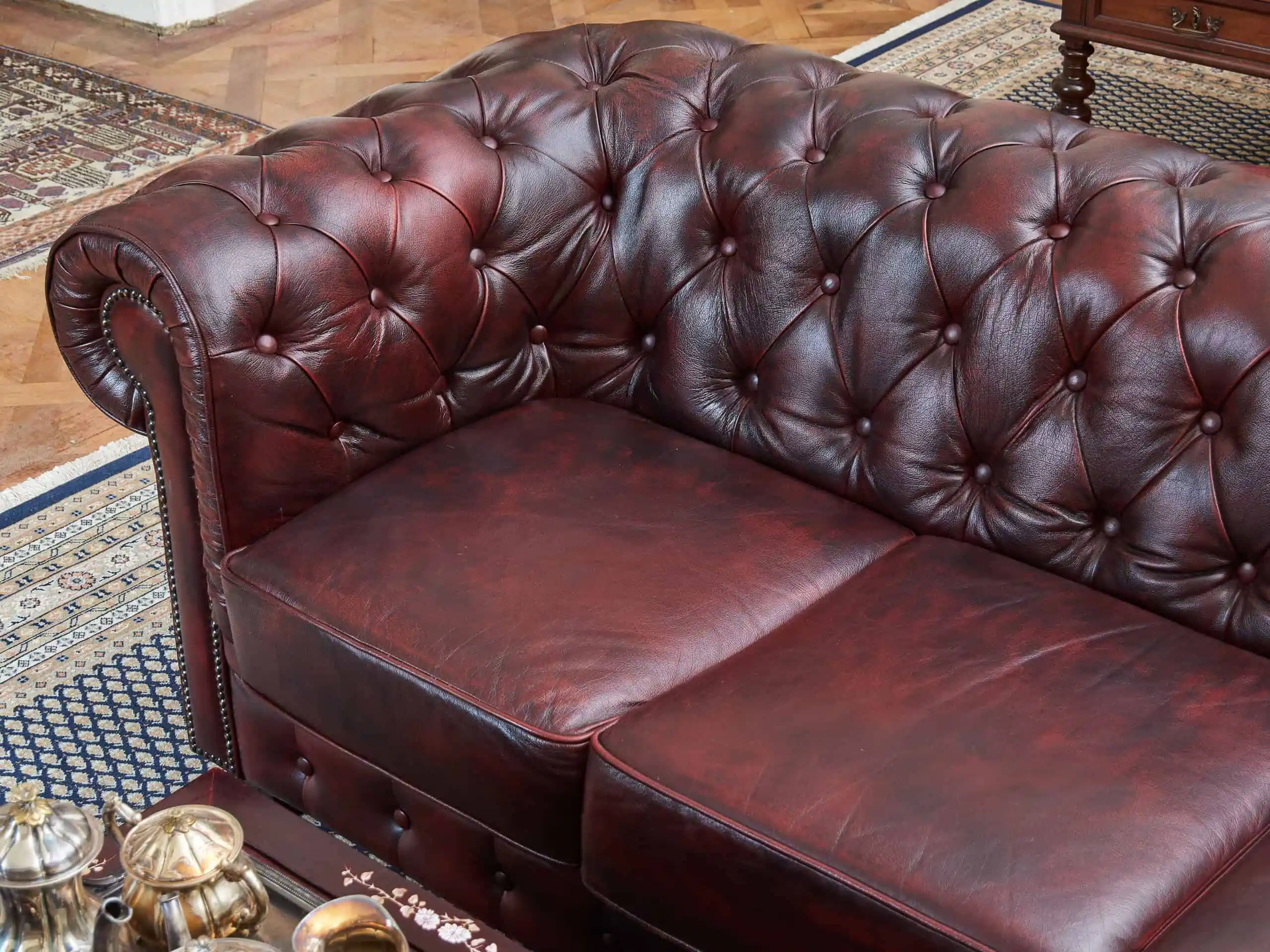 Pohovka Chesterfield top kůže
