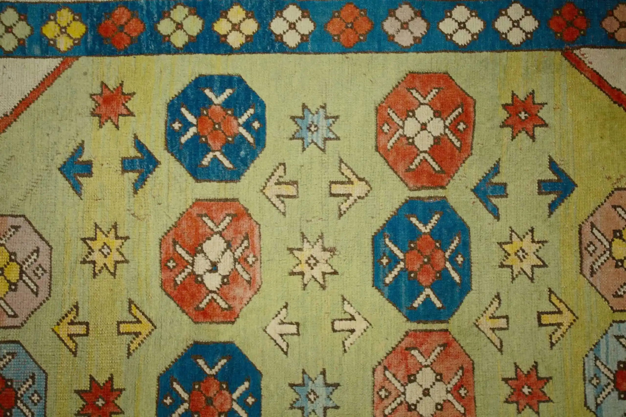 Starožitný kavkazký koberec Shirvan 338 X 237 cm