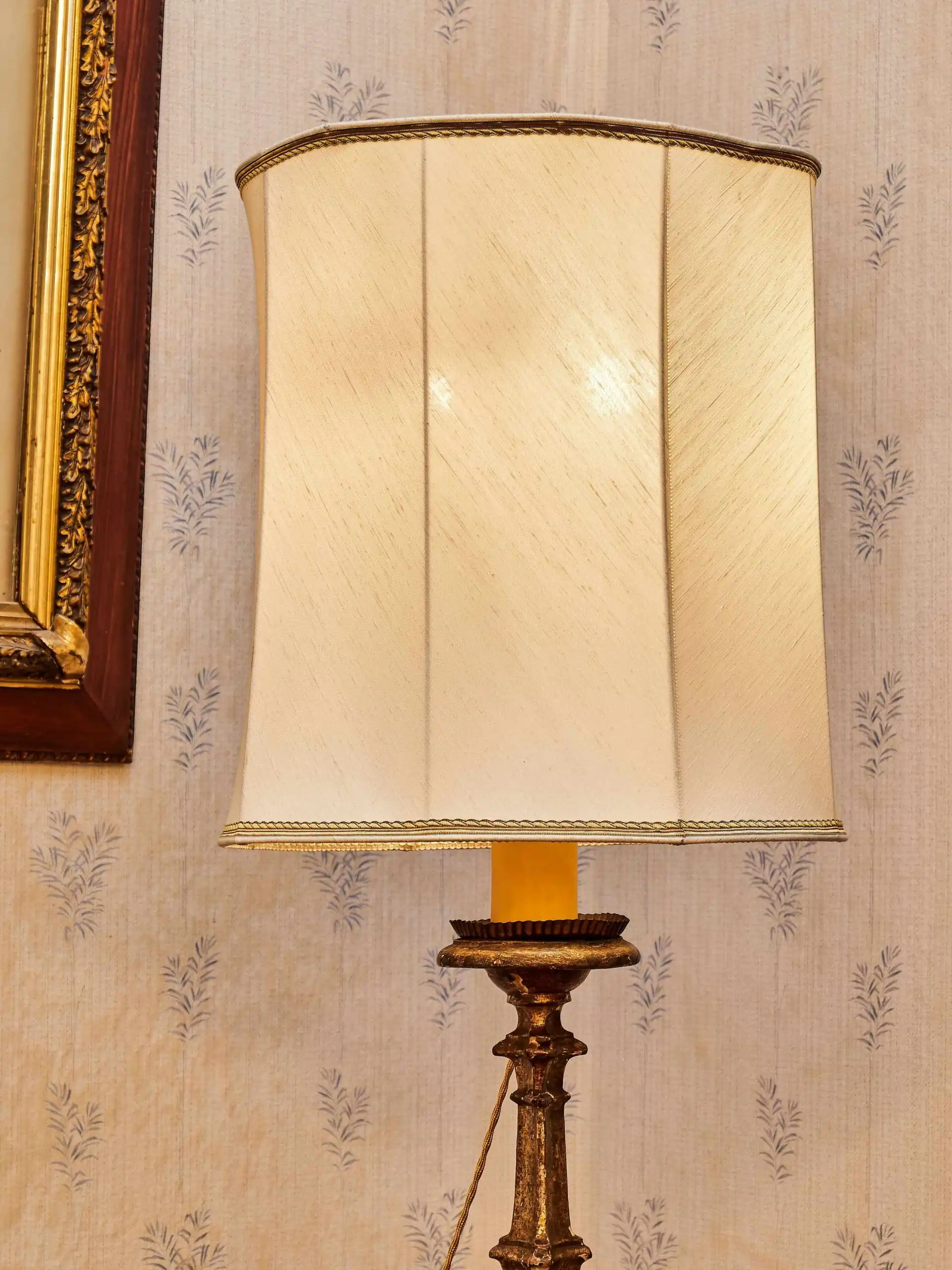 Barokní dřevěný svícen – Lampa