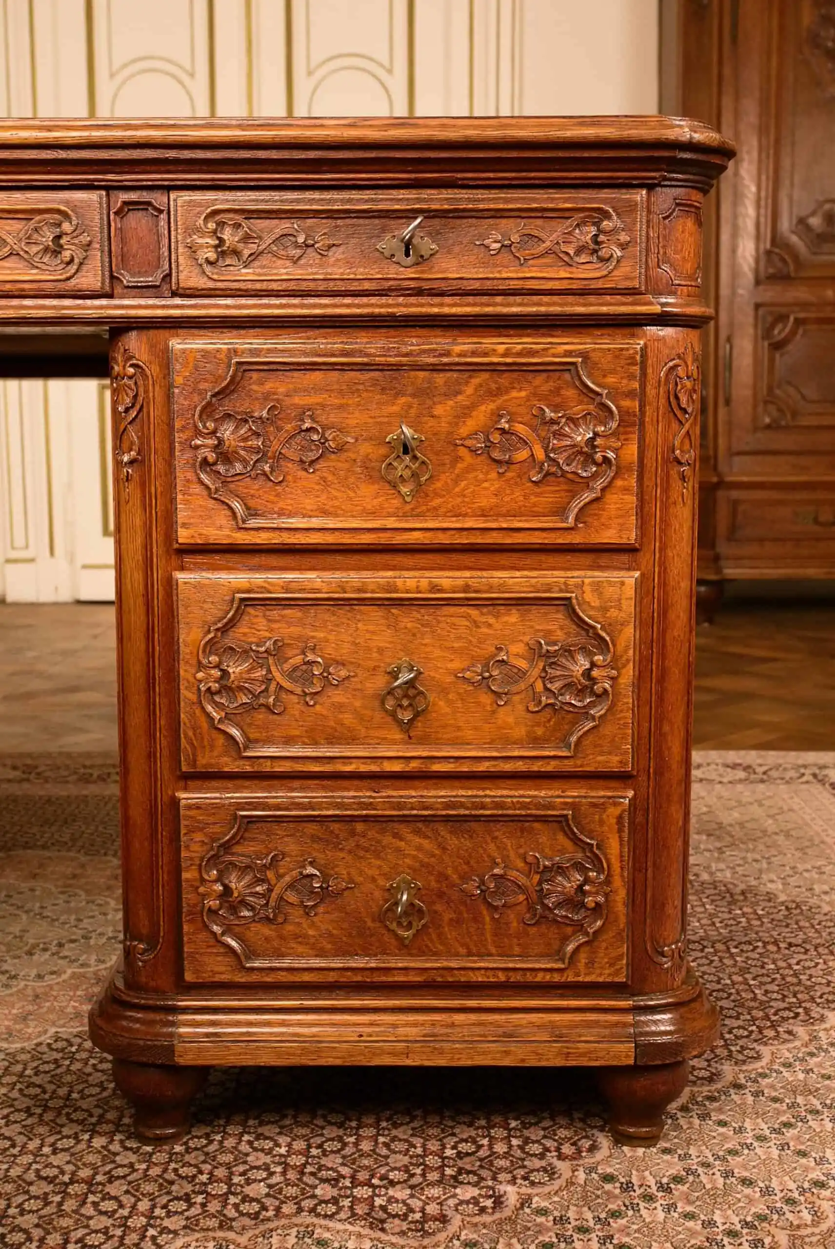 Velký partnerský Lutyšský psací stůl