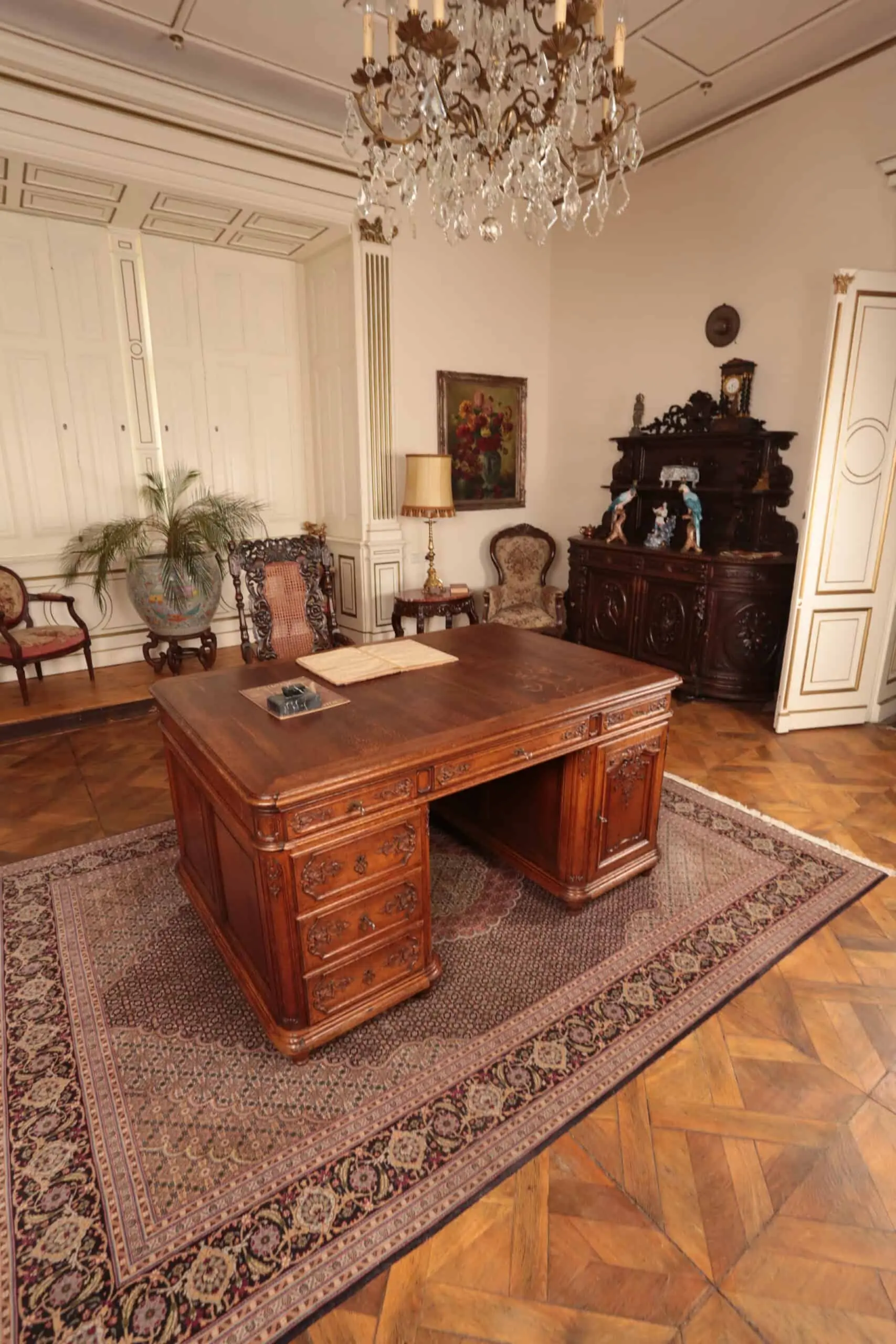 Velký partnerský Lutyšský psací stůl