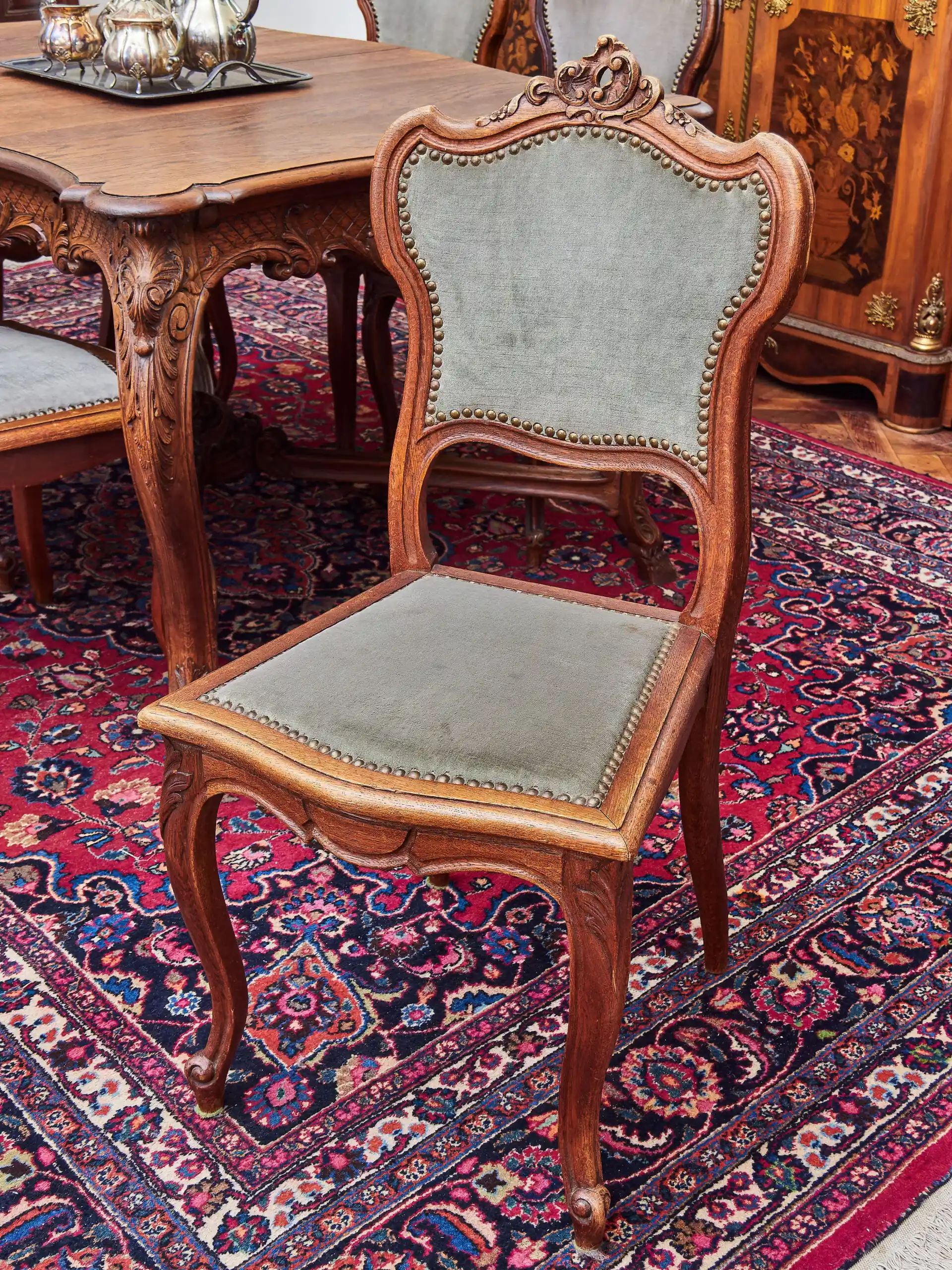 Neorokokové židle z masivního dubu