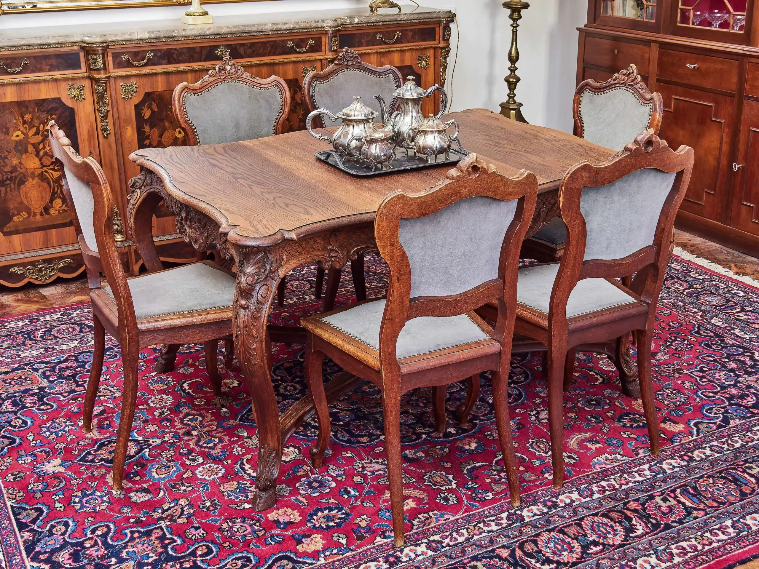 Neorokokové židle z masivního dubu