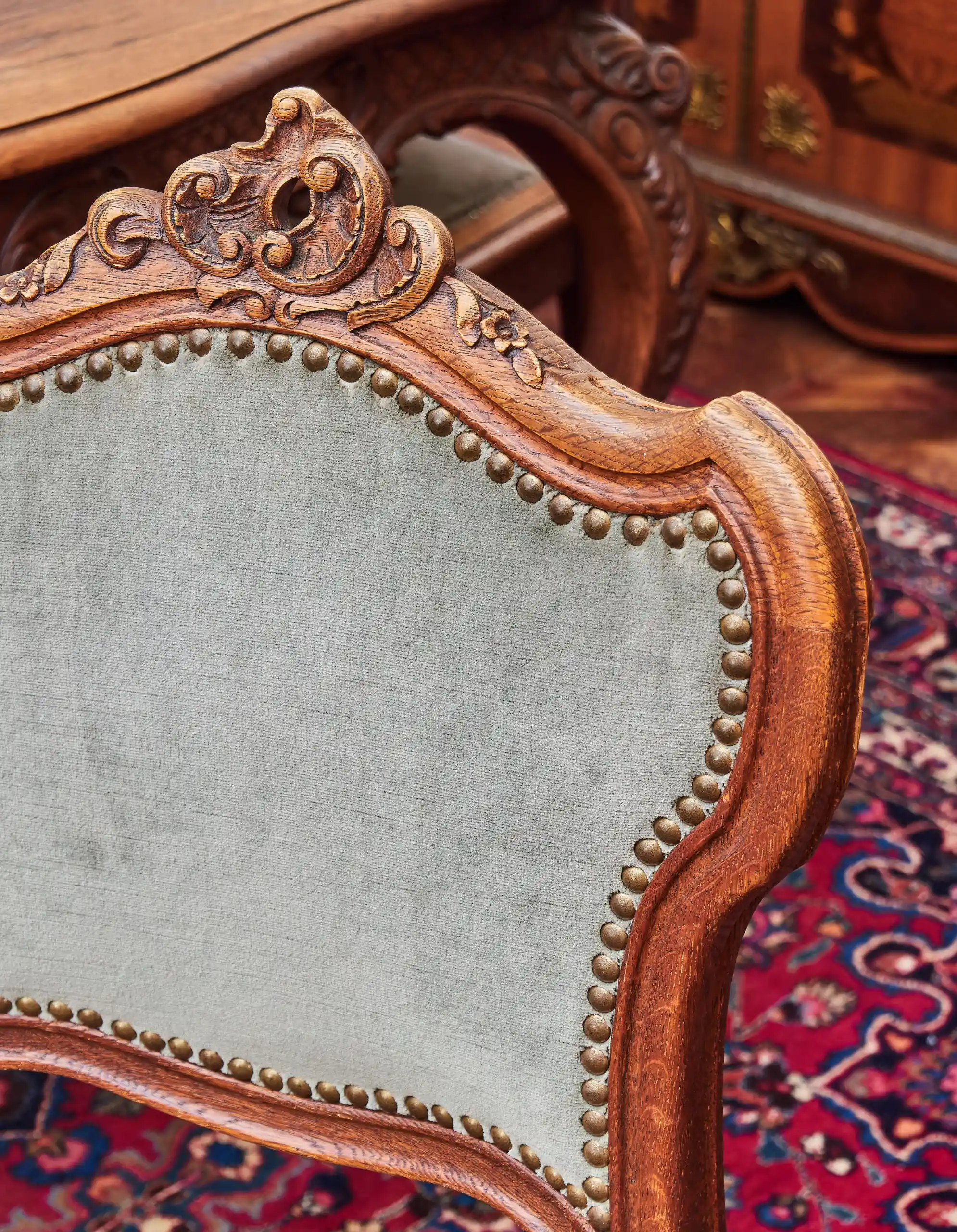 Neorokokové židle z masivního dubu