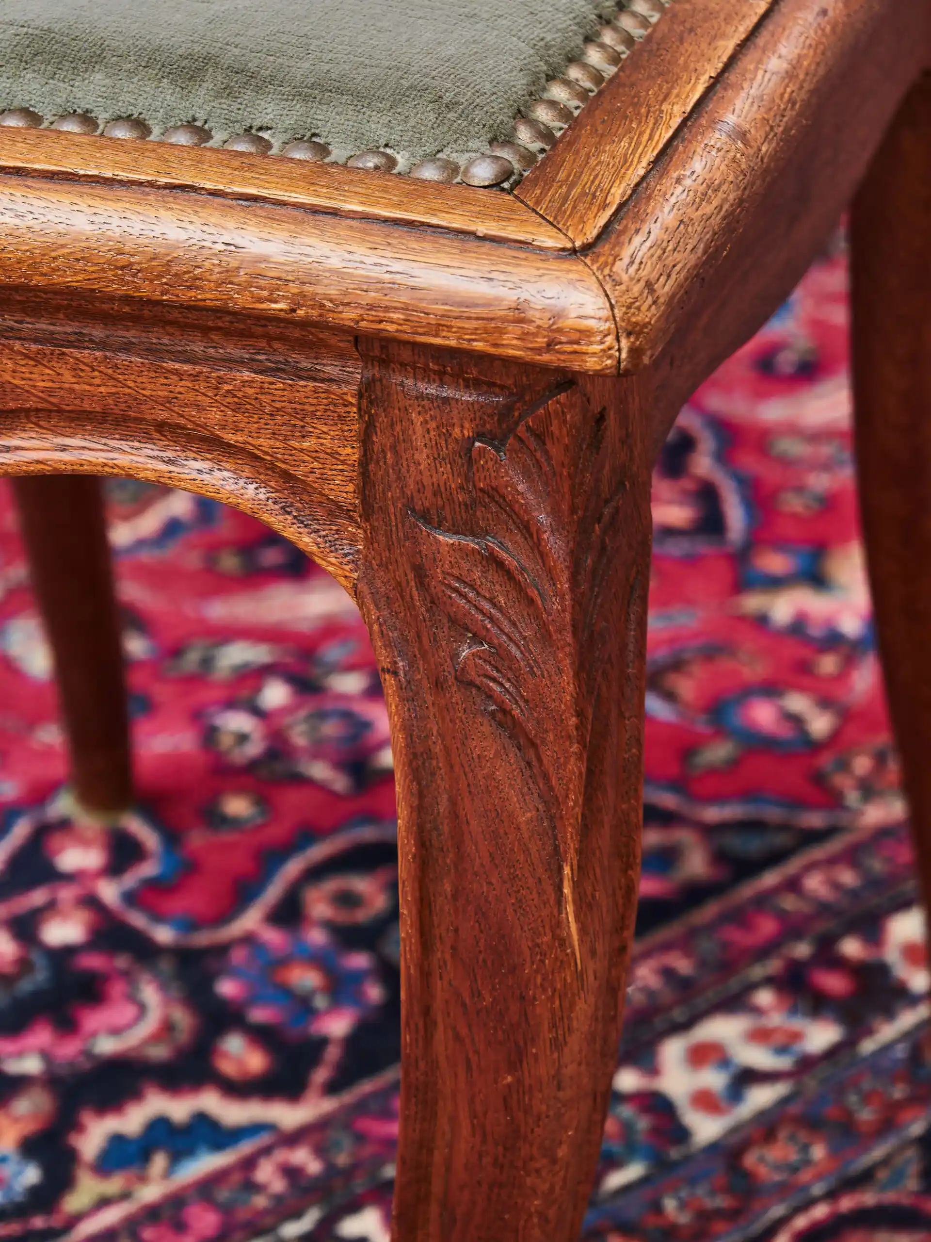 Neorokokové židle z masivního dubu