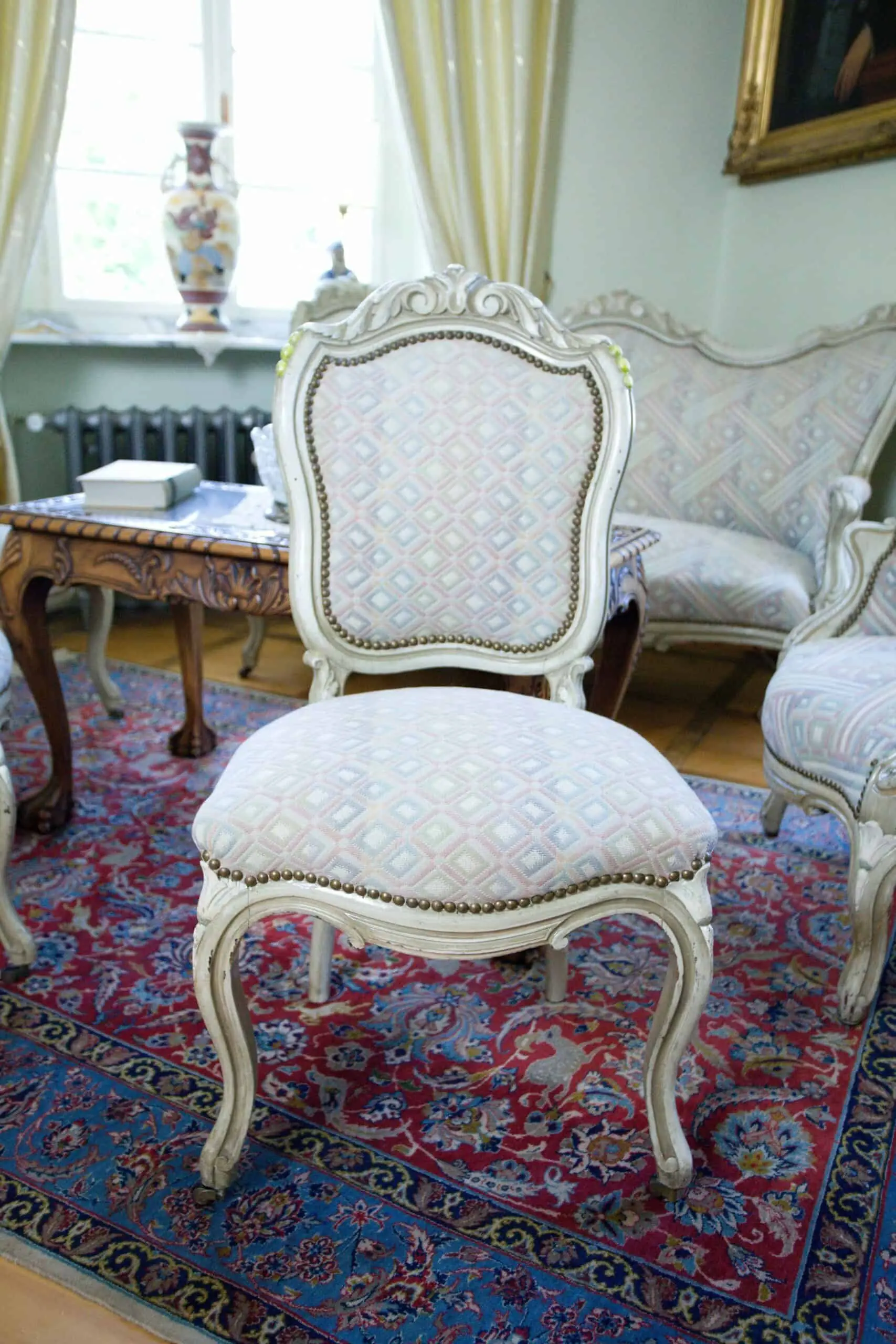 Bílá sedací souprava Ludvík Filip