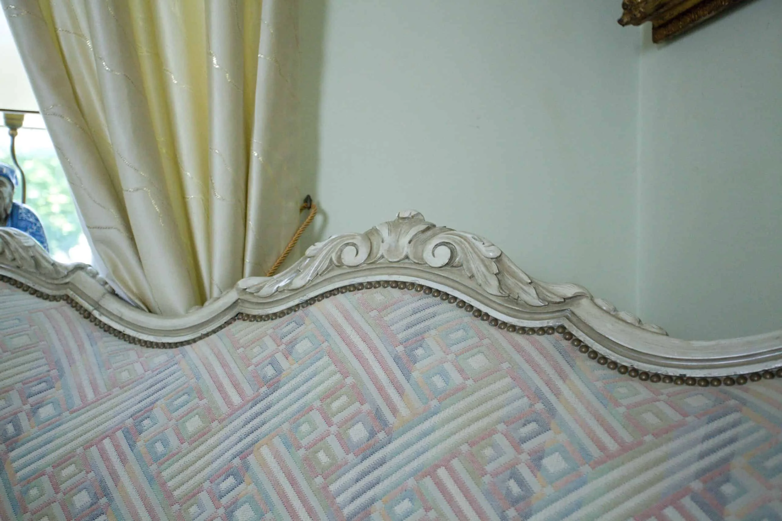 Bílá sedací souprava Ludvík Filip