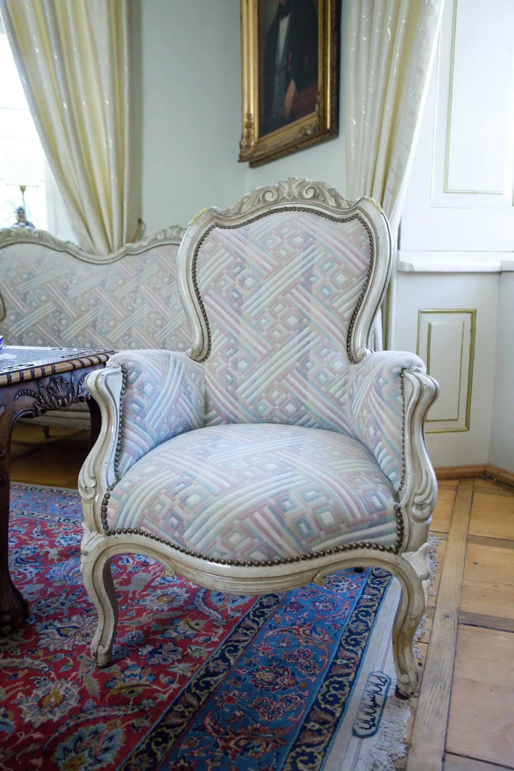 Bílá sedací souprava Ludvík Filip