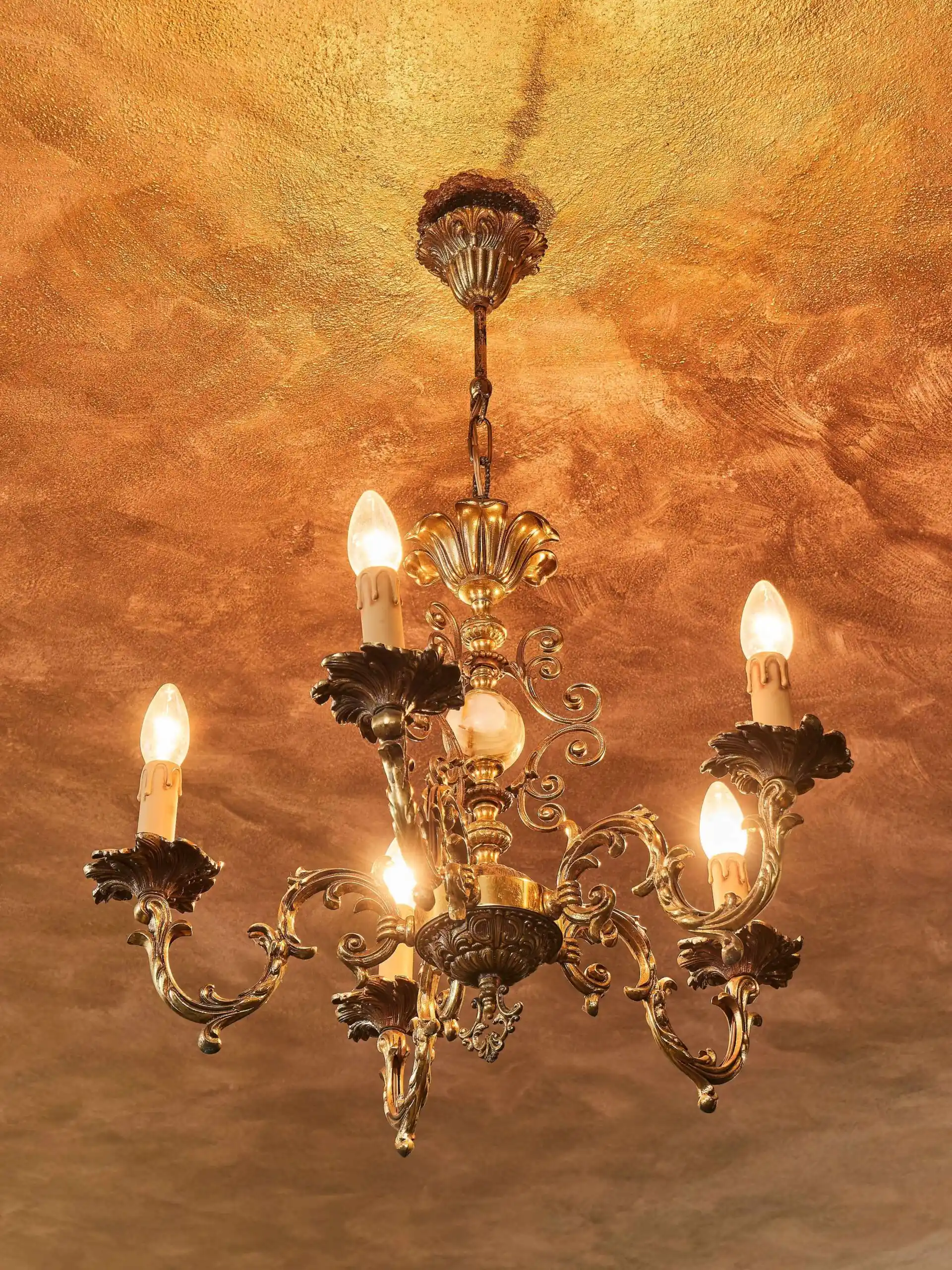 Stylový lustr s onyxem