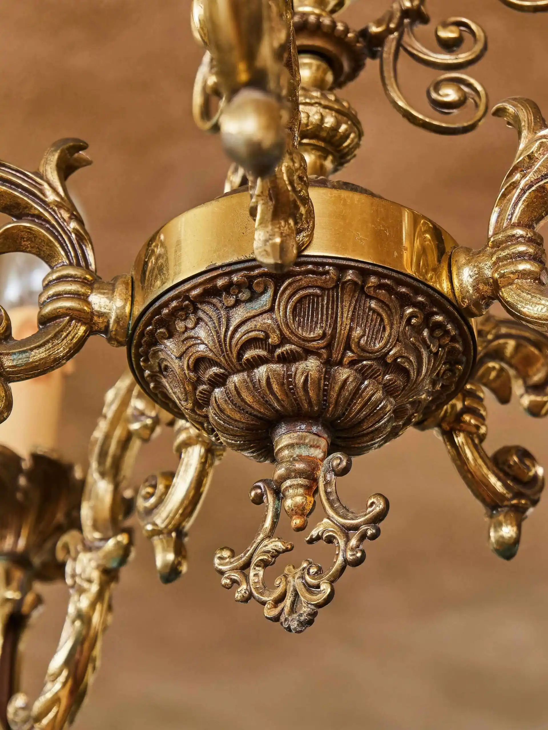 Stylový lustr s onyxem