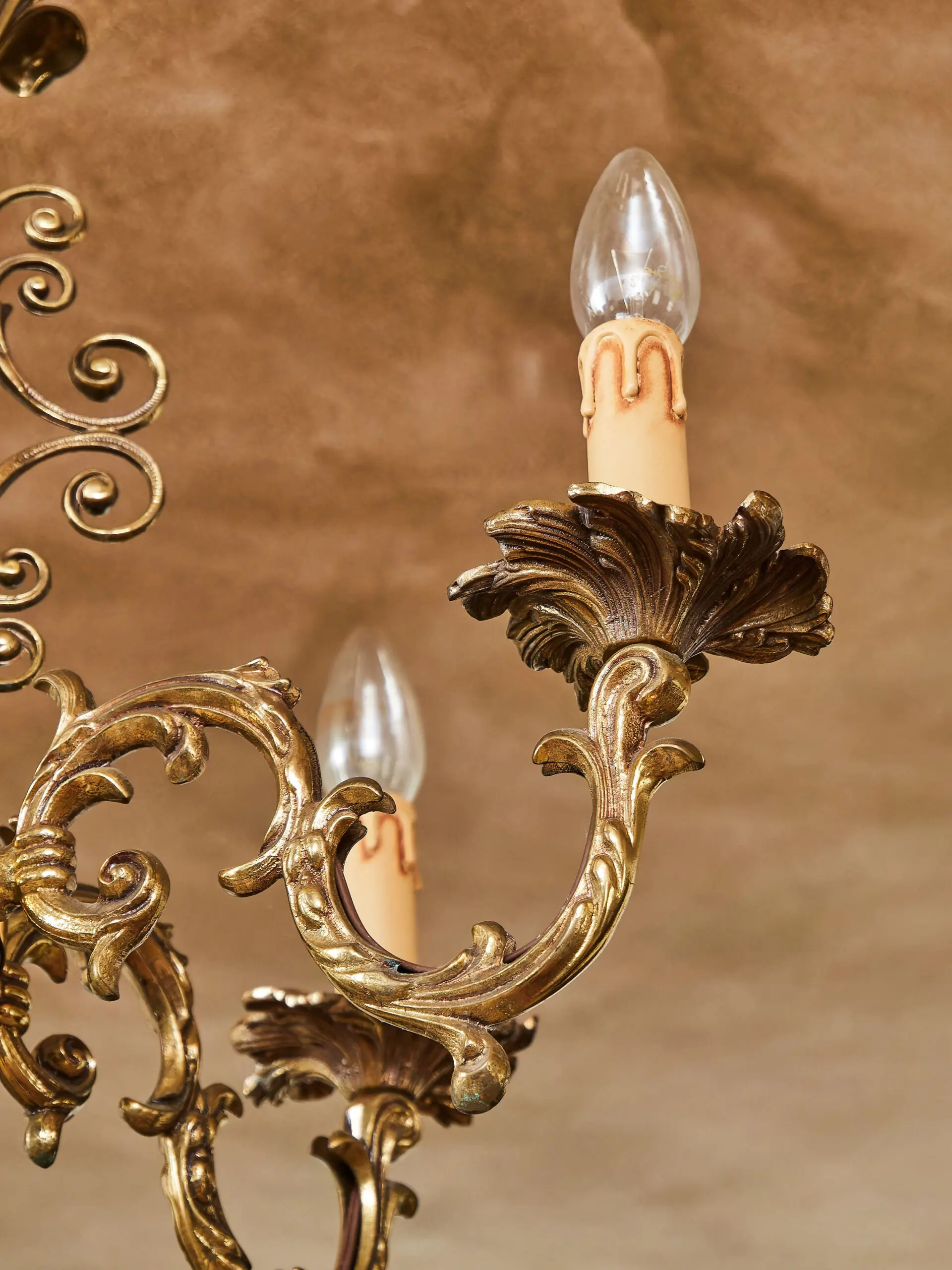 Stylový lustr s onyxem