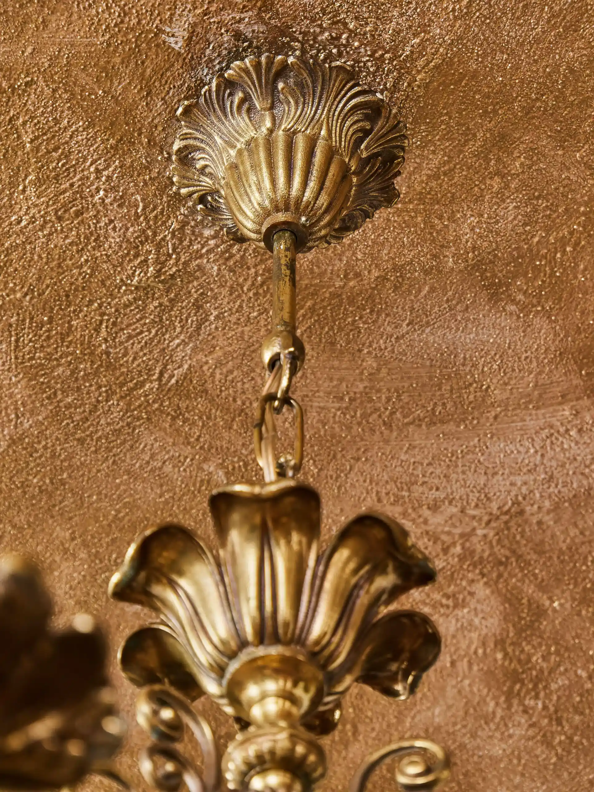 Stylový lustr s onyxem