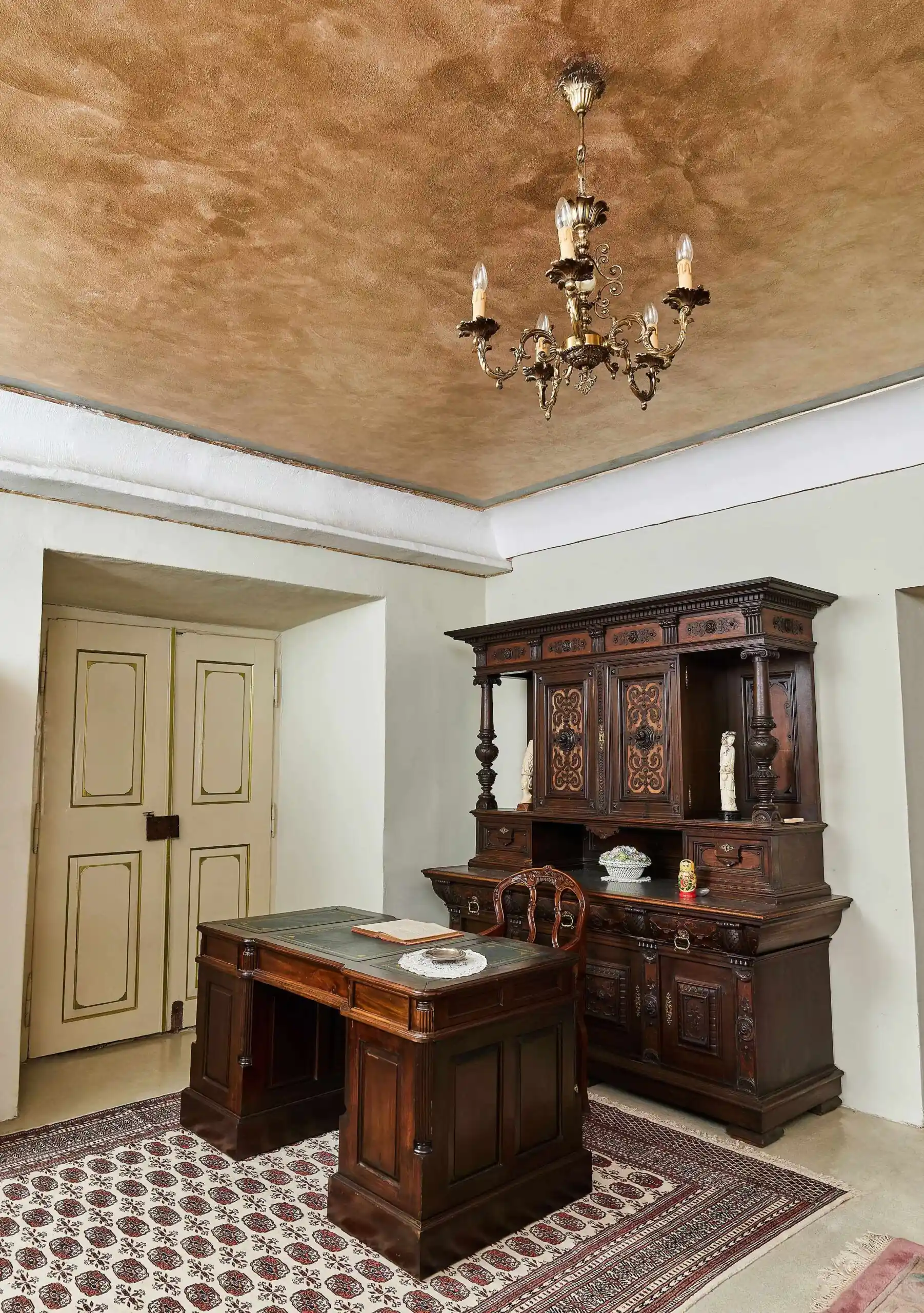 Stylový lustr s onyxem