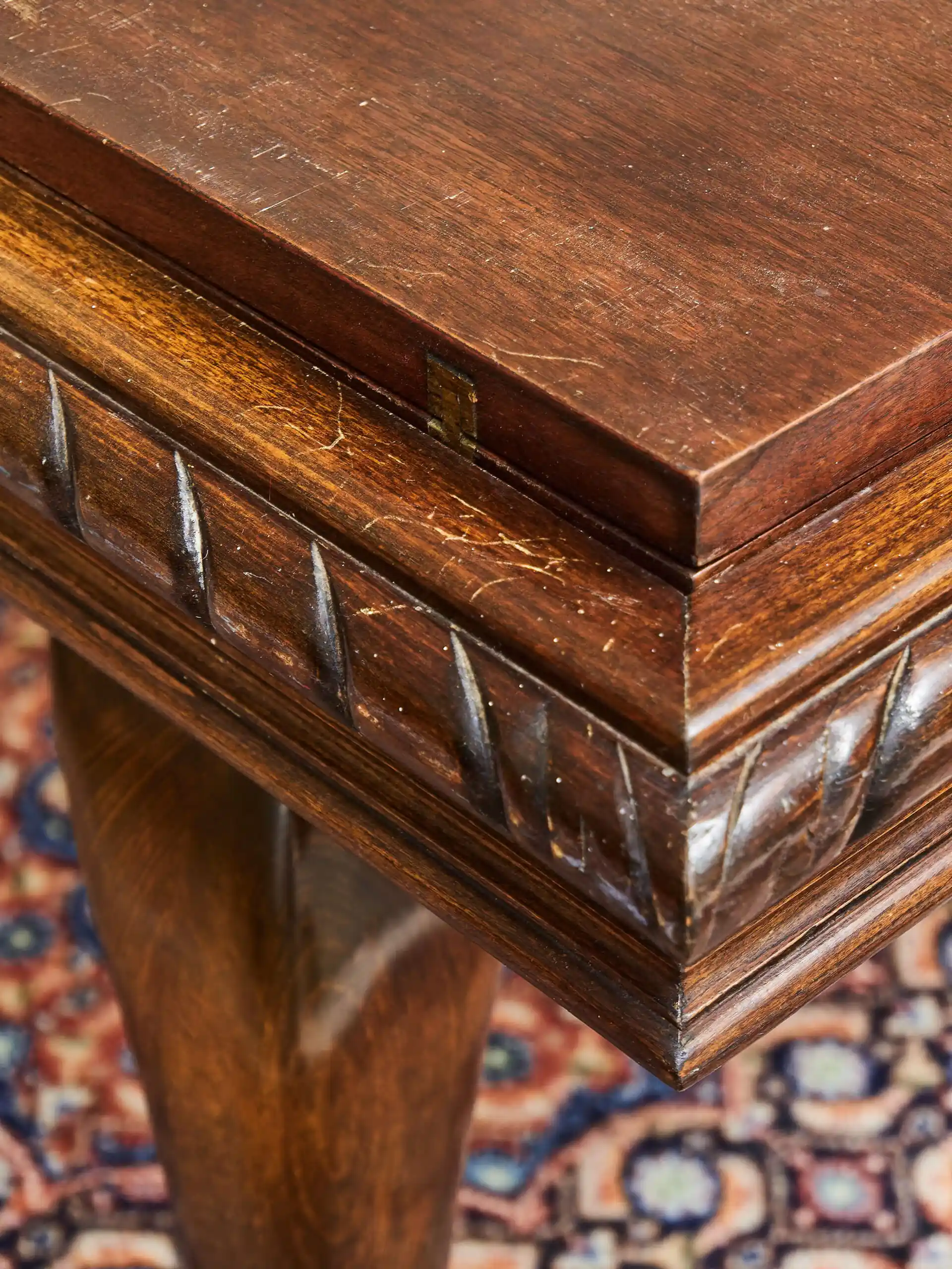 Anglický konferenční stolek rozkládací na jídelní