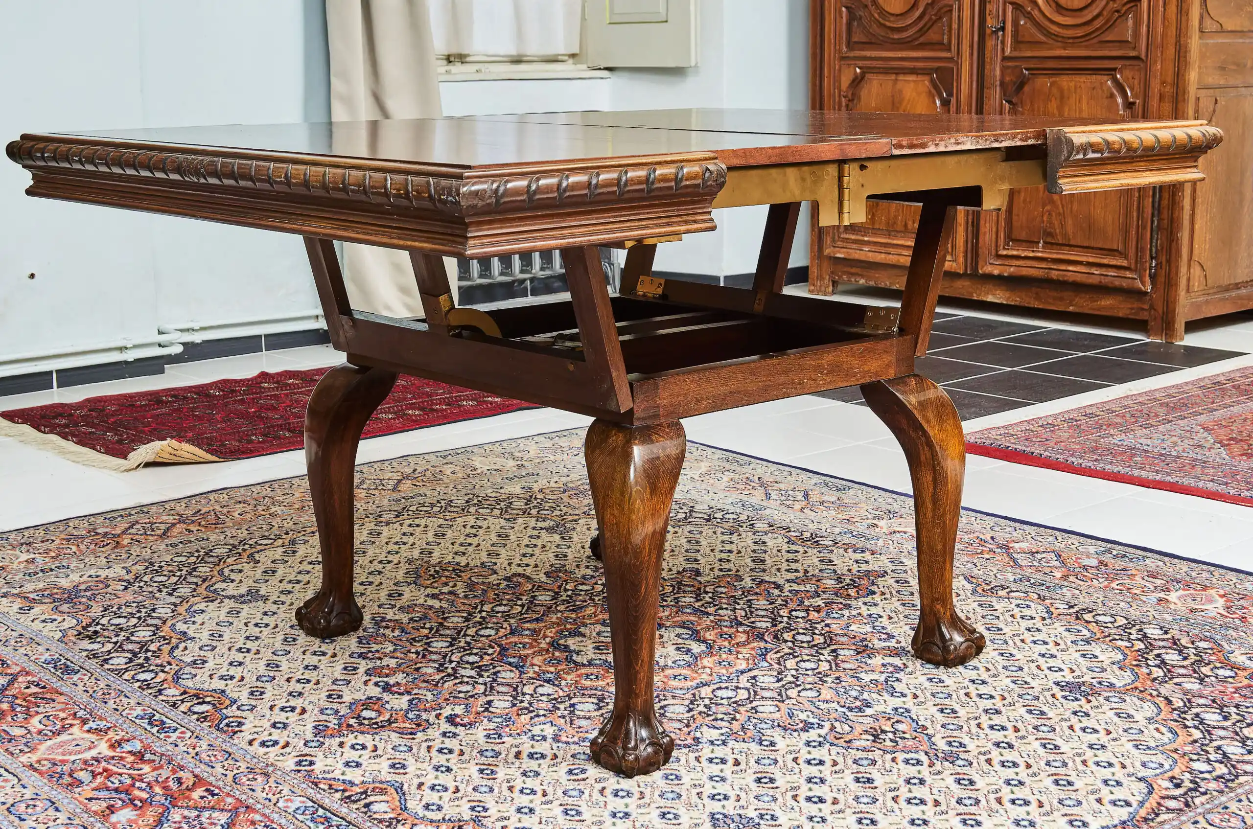 Anglický konferenční stolek rozkládací na jídelní