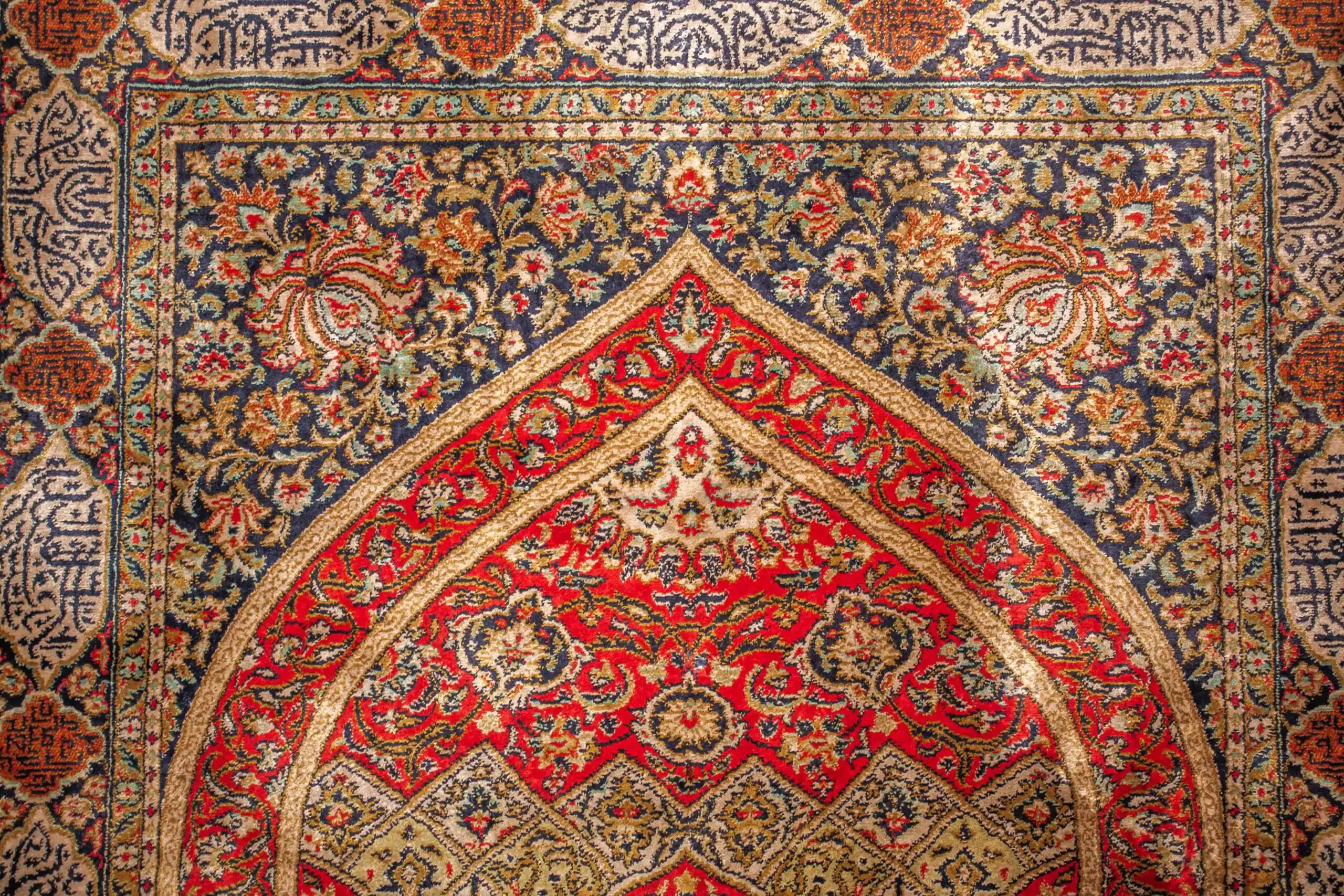 Hedvábný koberec Ghoum