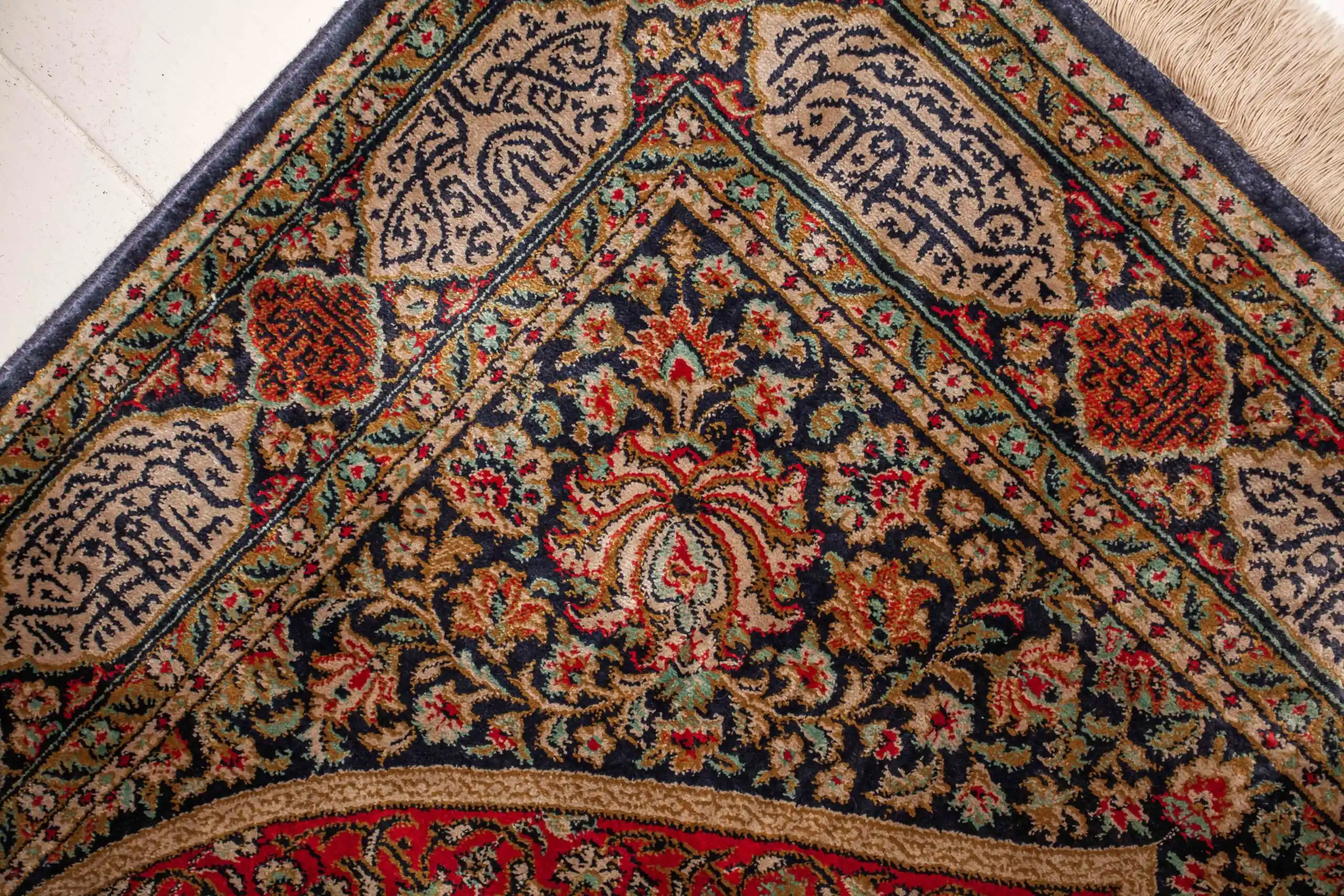 Hedvábný koberec Ghoum