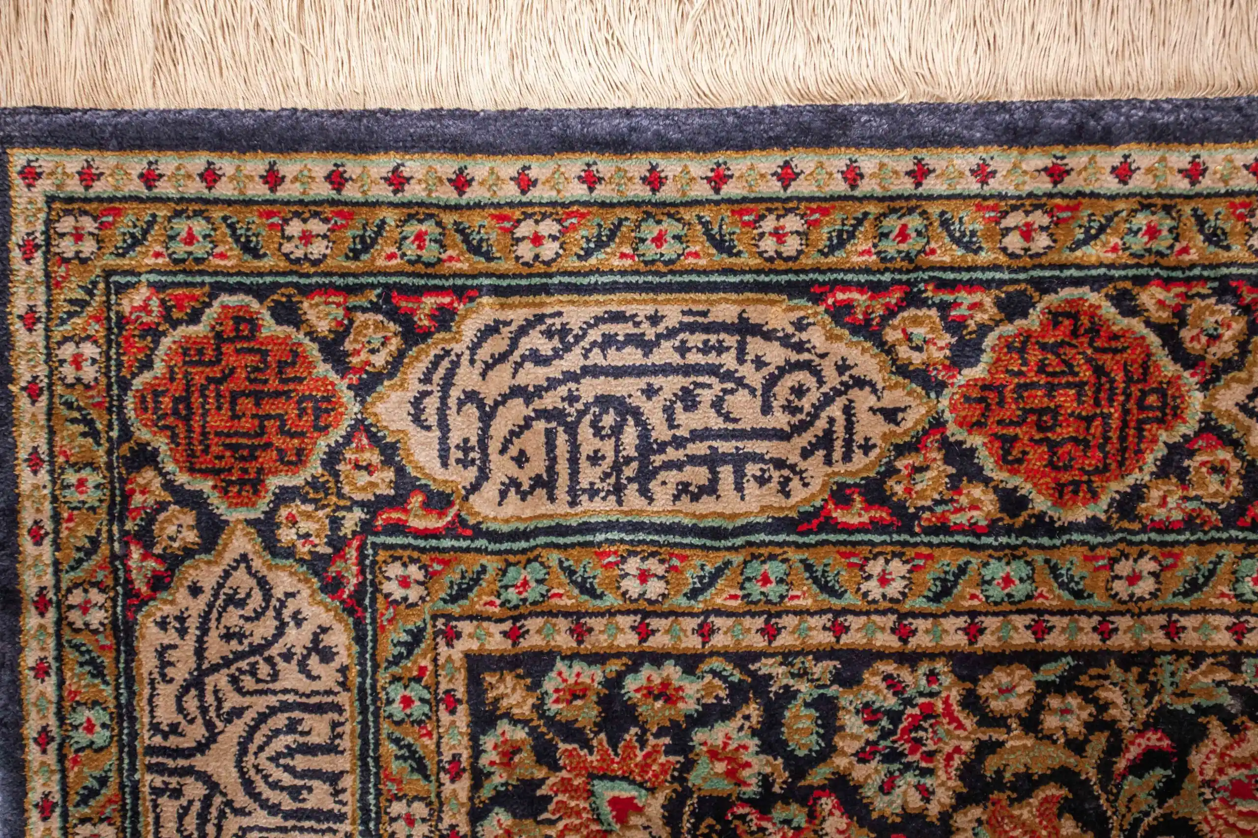 Hedvábný koberec Ghoum