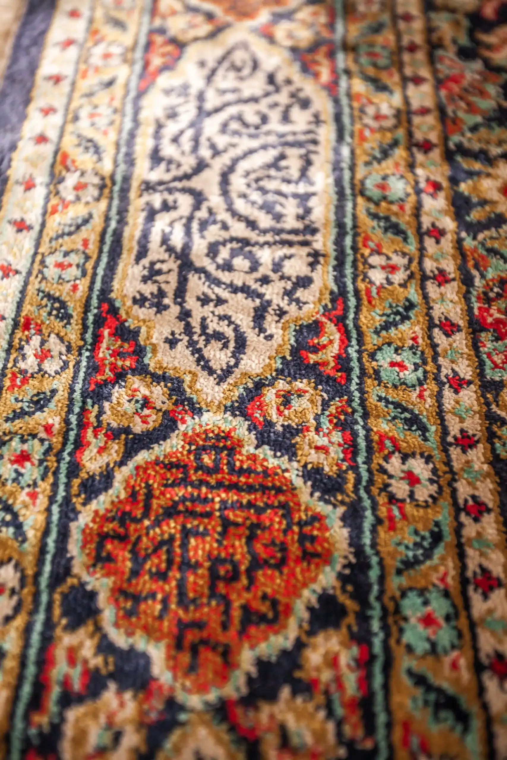 Hedvábný koberec Ghoum