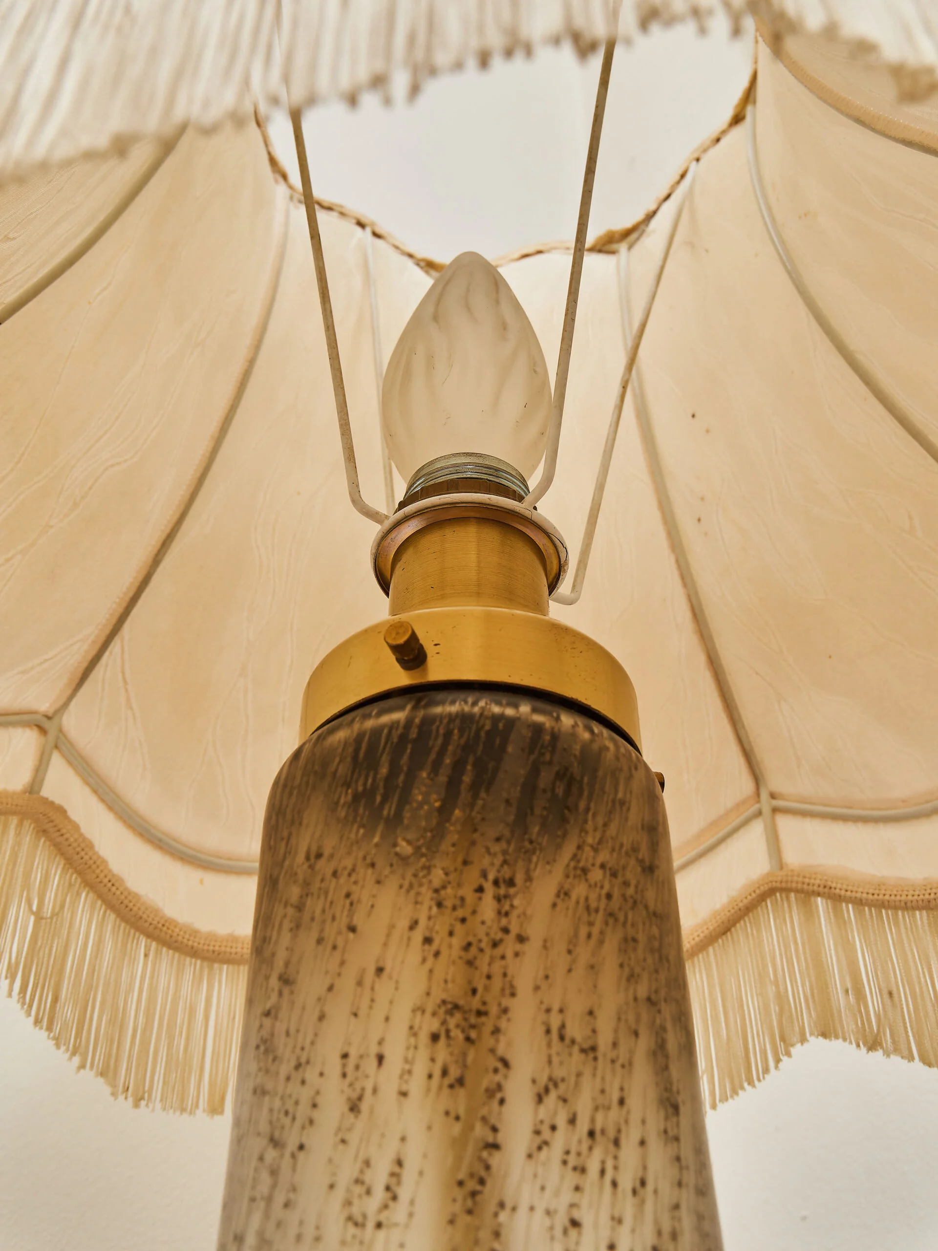 Velká designová lampa. Sklo.