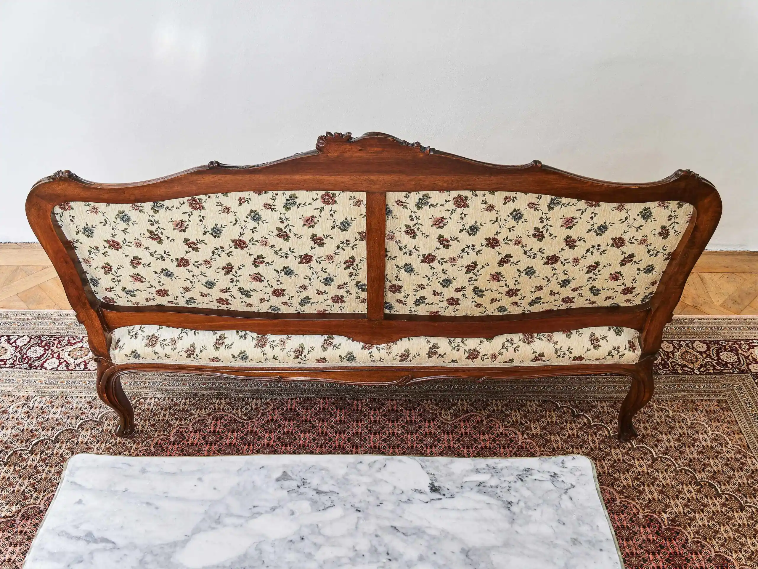 Párové sofy Ludvík XV z 18. století