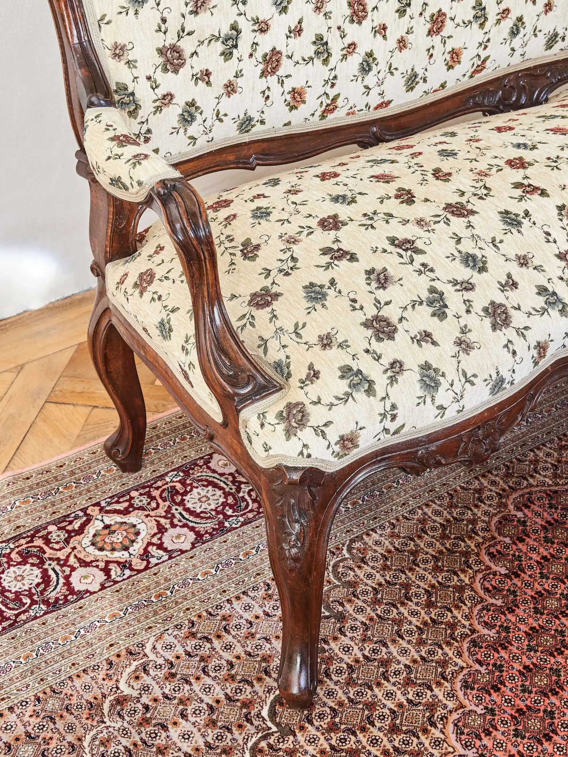 Párové sofy Ludvík XV z 18. století