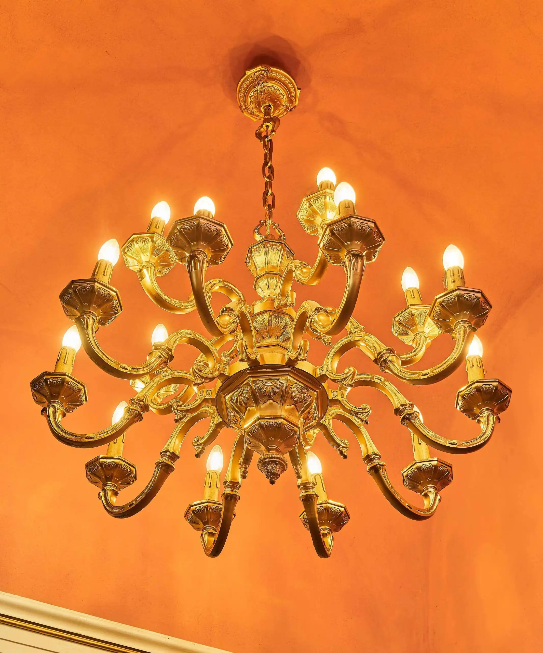 Velký lustr 15 žárovek Maison Lucien Gau Ludvík XIII