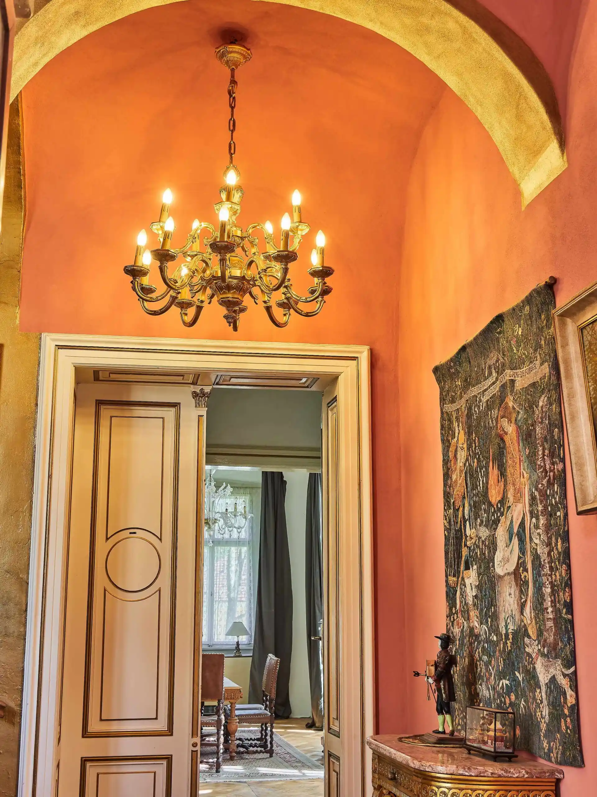 Velký lustr 15 žárovek Maison Lucien Gau Ludvík XIII