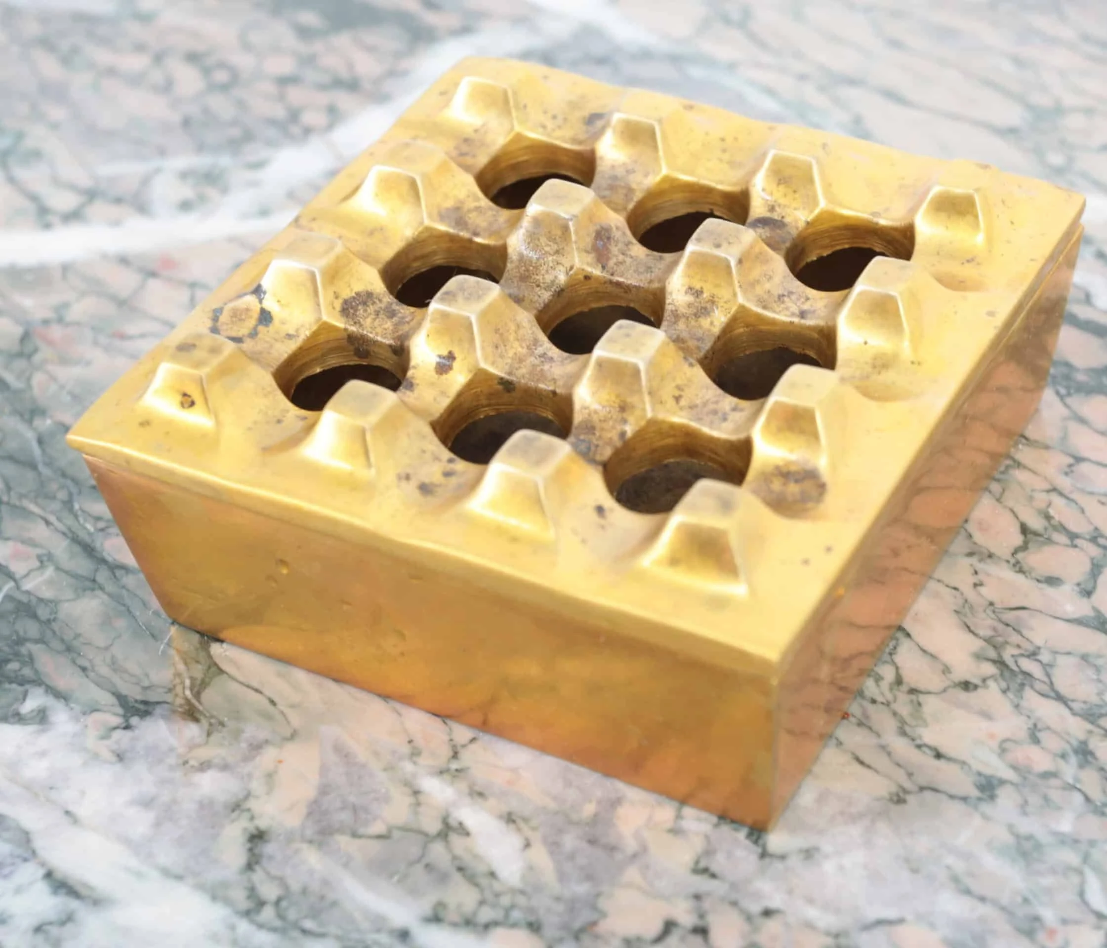 Ikonický popelník Bäckström & Ljungberg “Ultima 9”