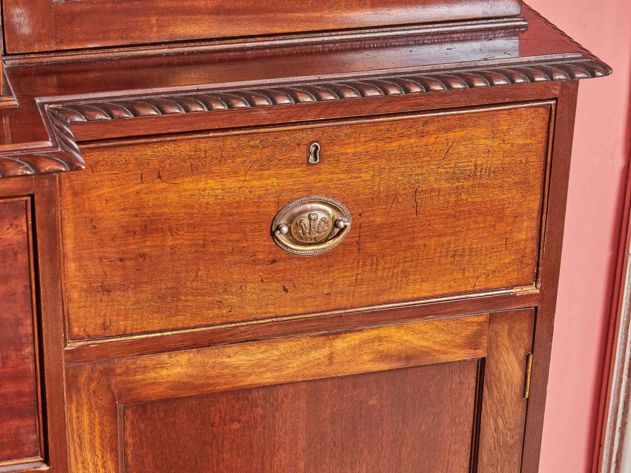 Starožitná Anglická knihovna se sekretářem Regetnství