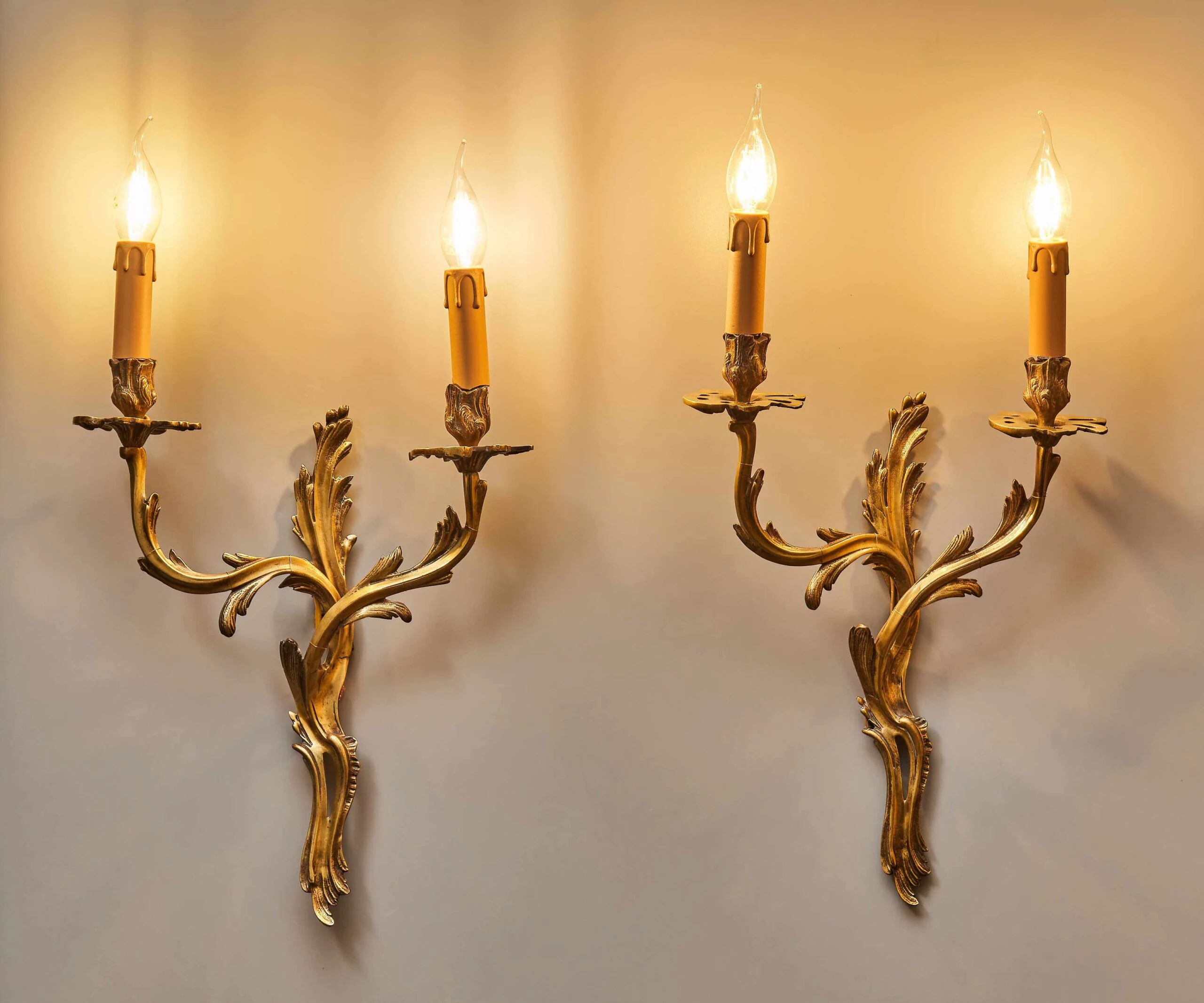 Párové dvouramenné apliky / lampy Ludvík XV